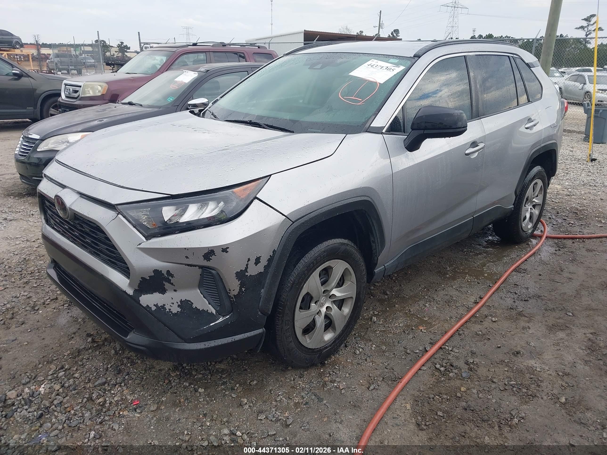 TOYOTA RAV4 image 2