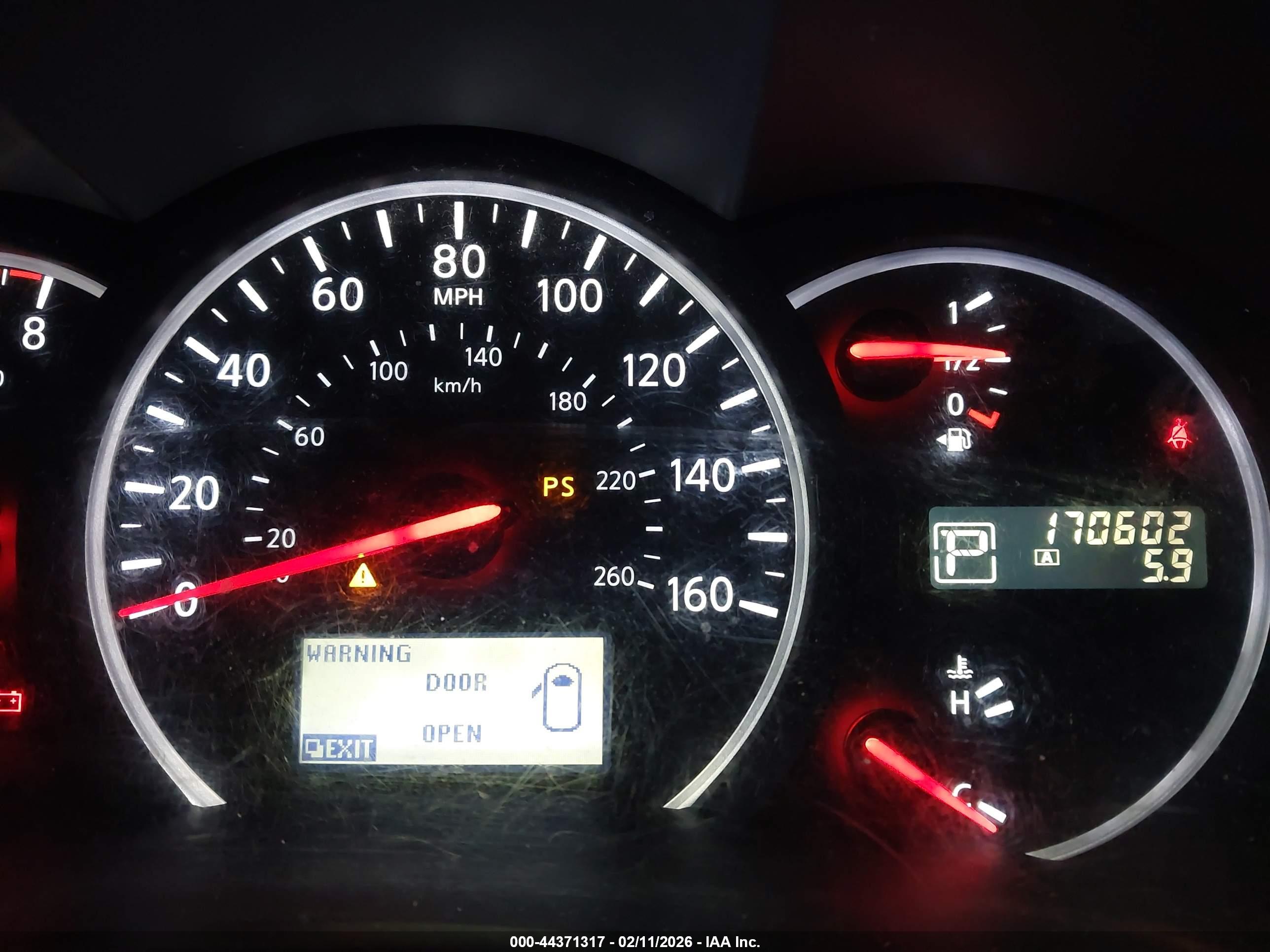 NISSAN QUEST image 7