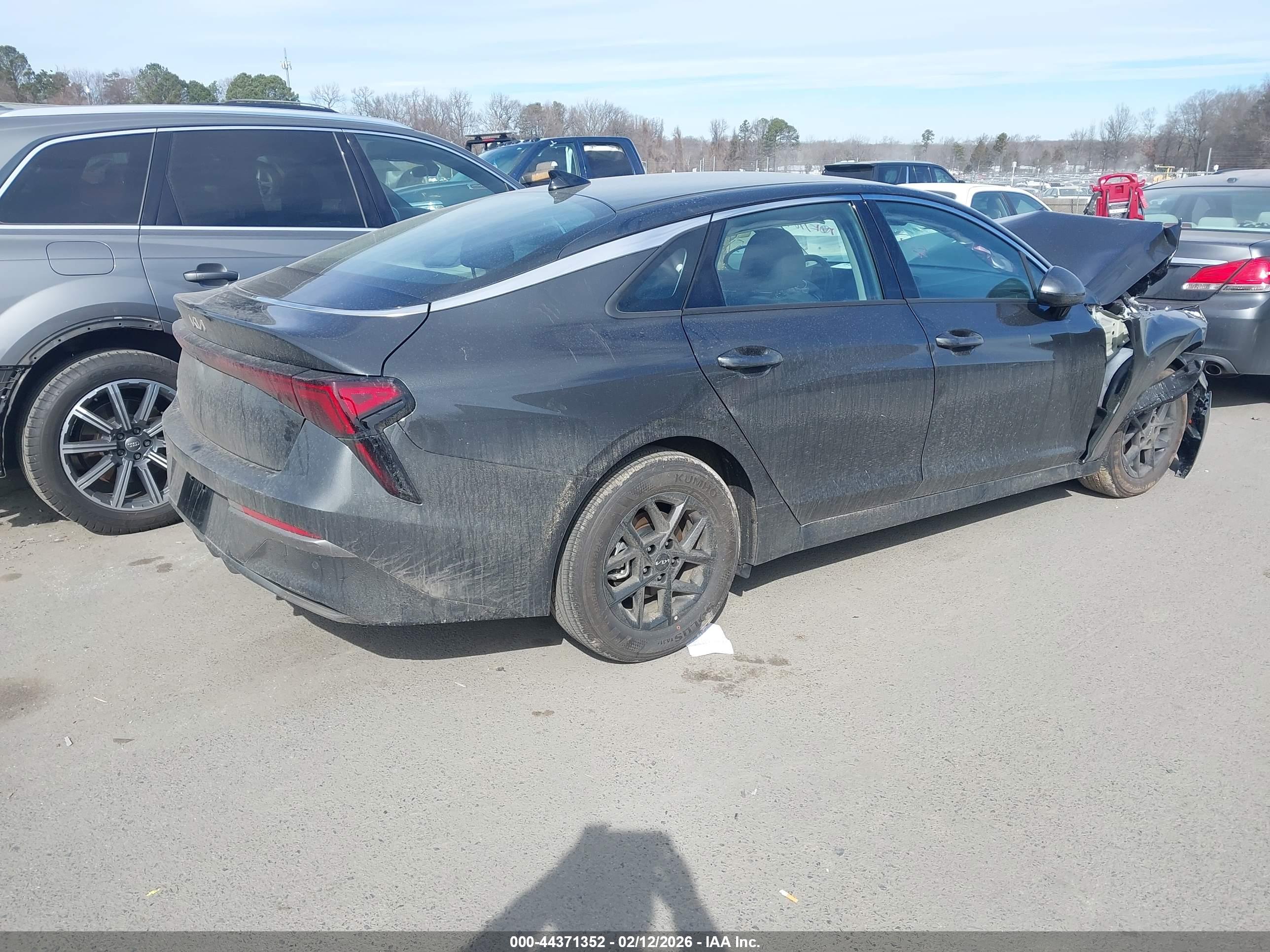 KIA K5 image 4
