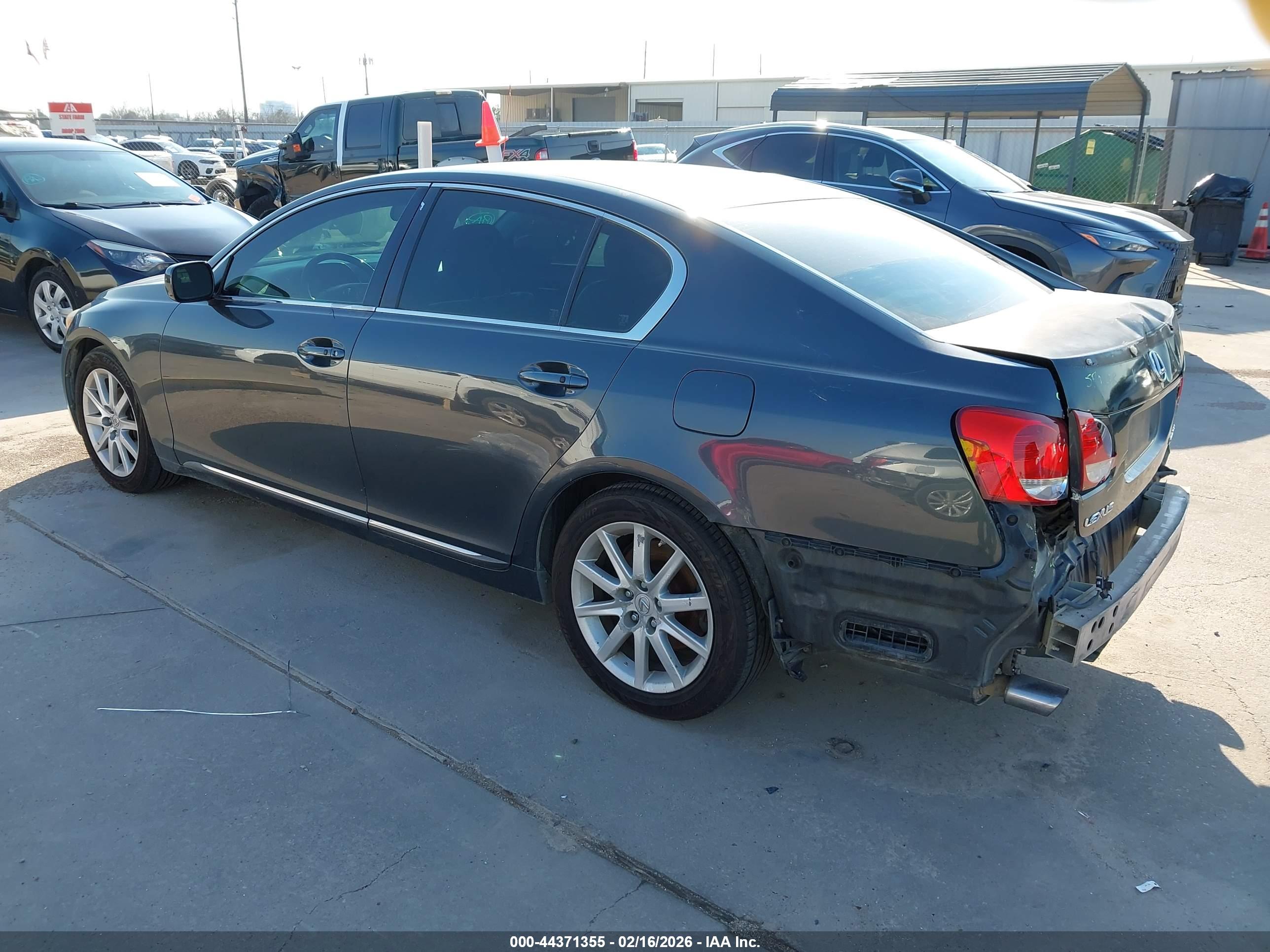 LEXUS GS image 3