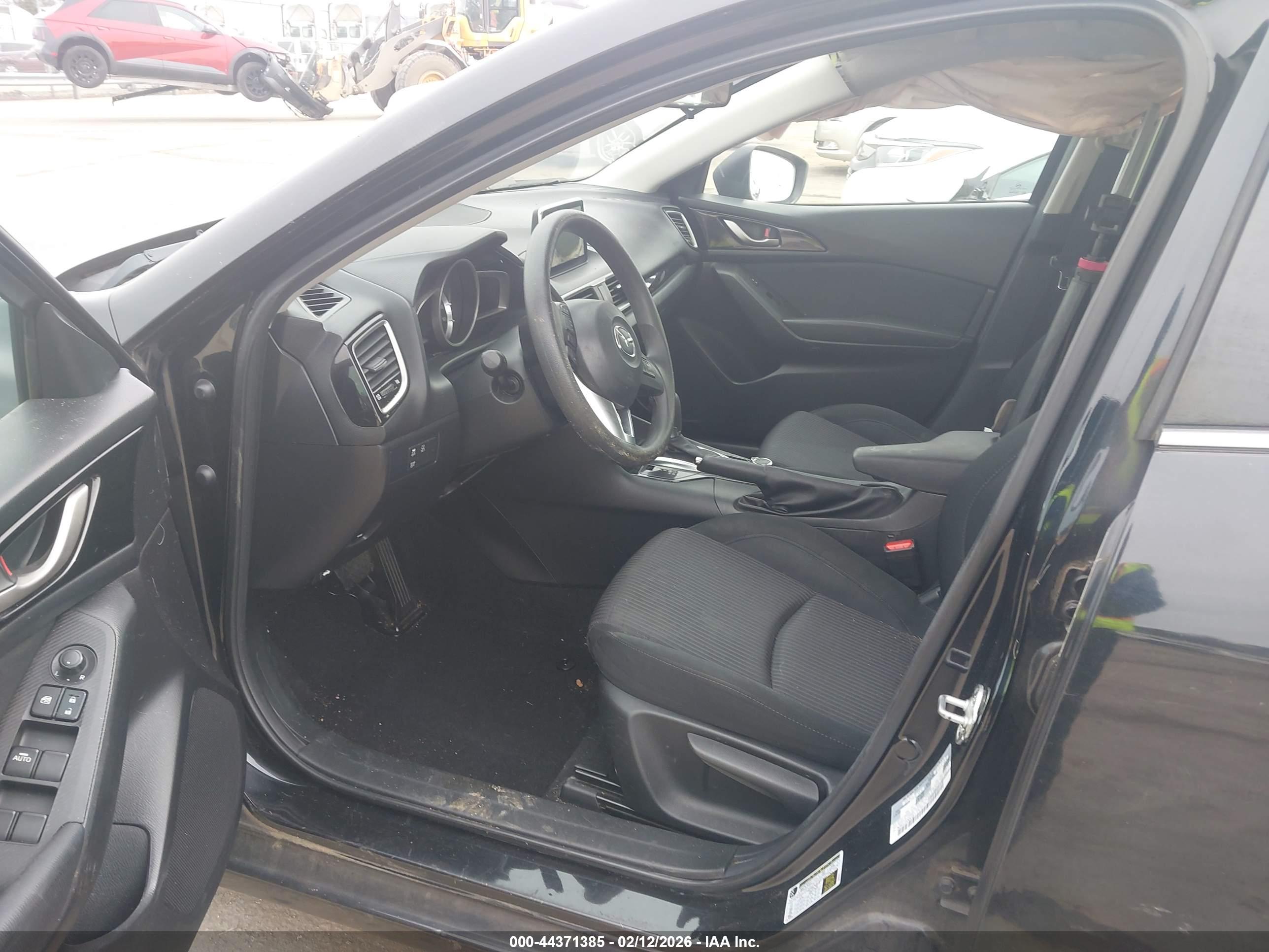 MAZDA MAZDA3 image 5