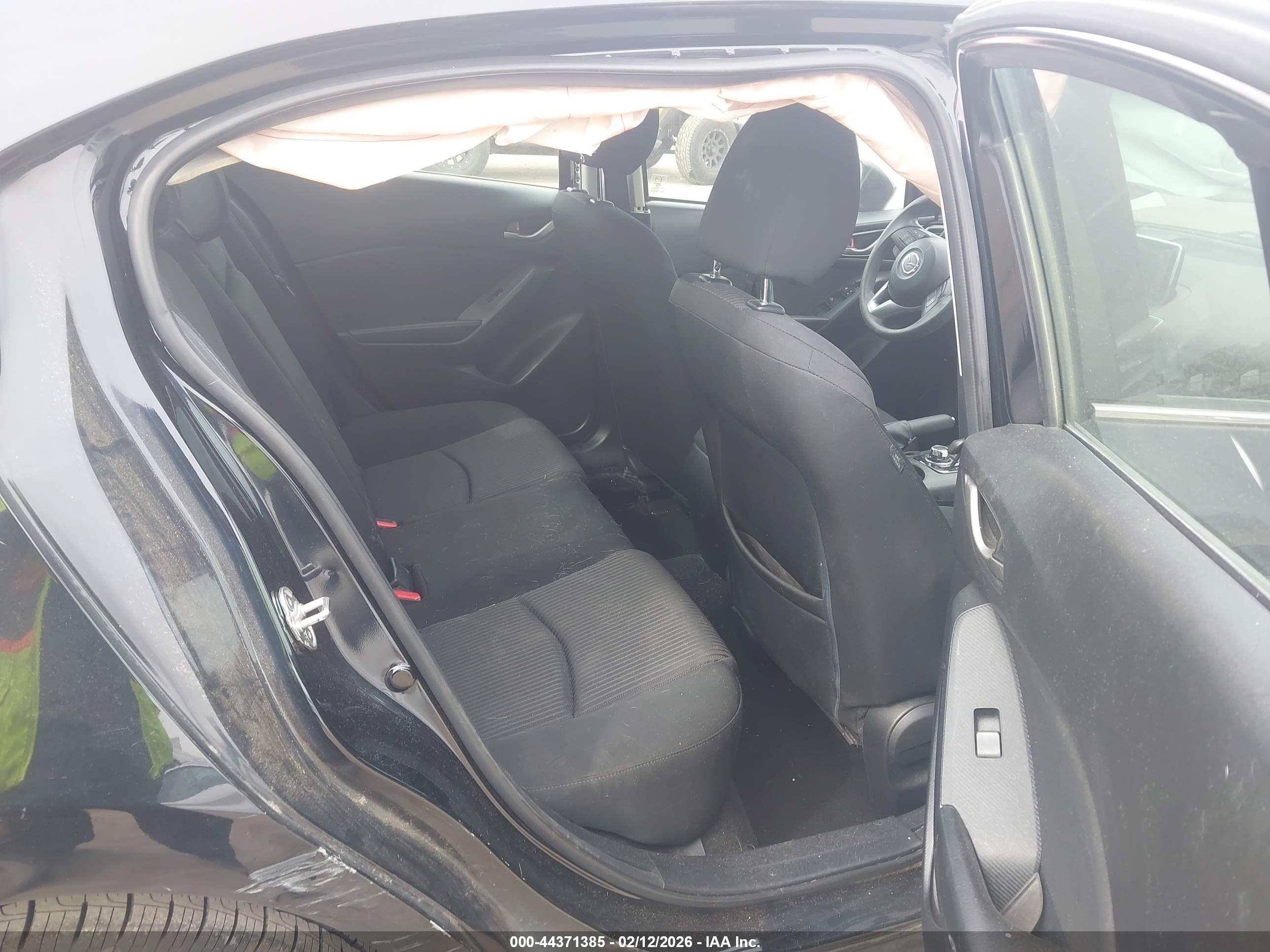 MAZDA MAZDA3 image 8