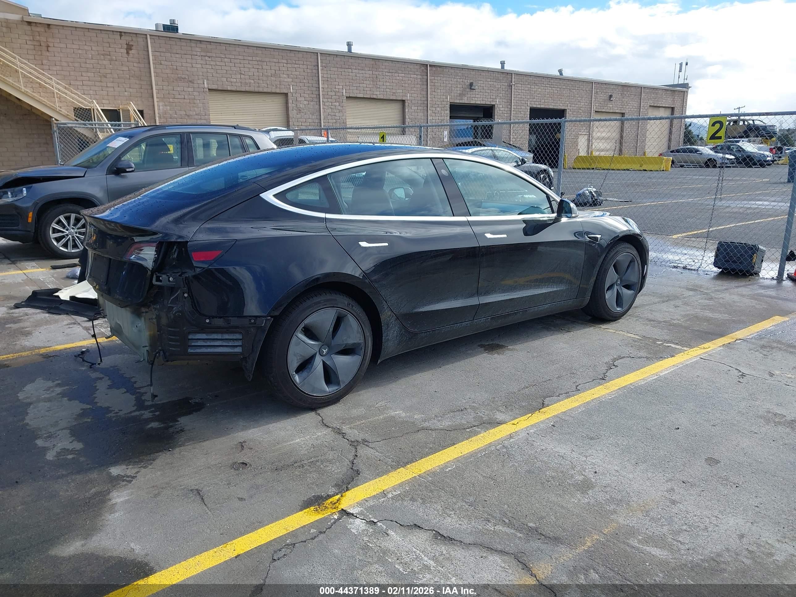 TESLA MODEL image 4