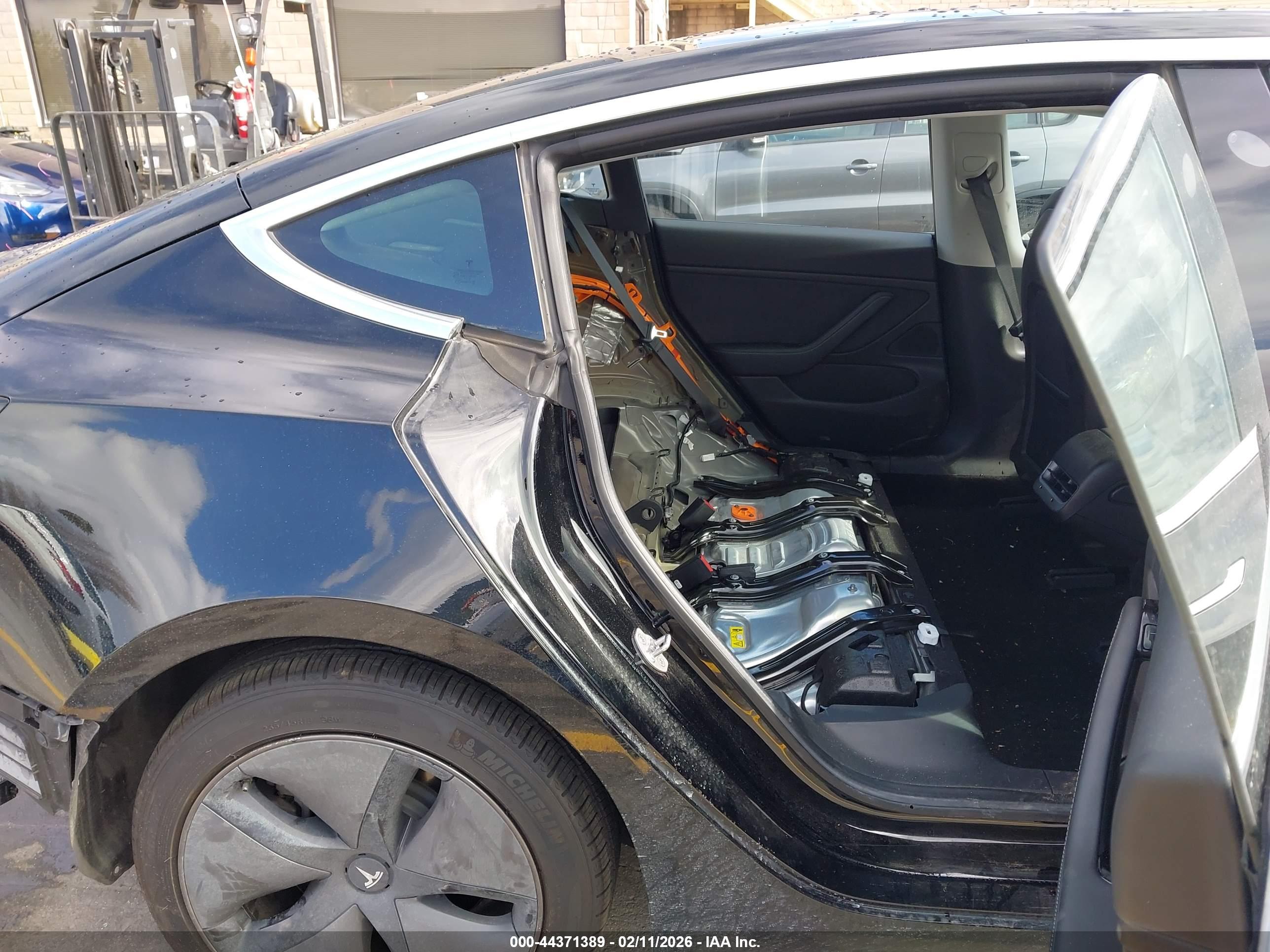 TESLA MODEL image 8