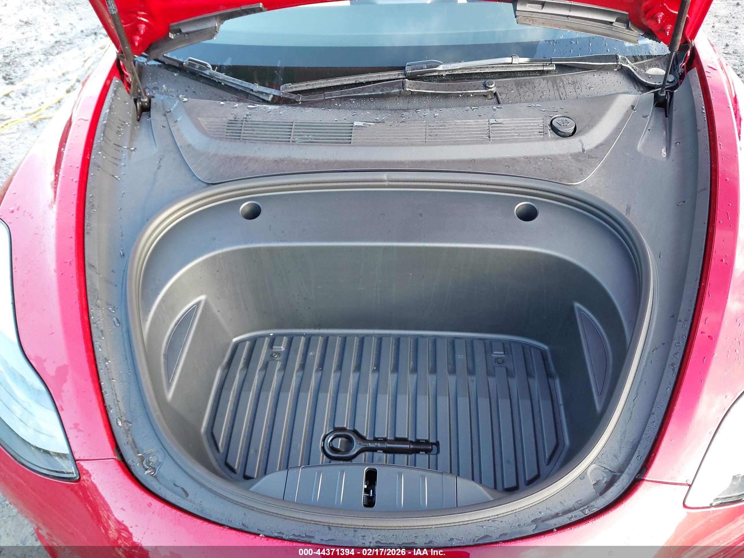 TESLA MODEL image 10