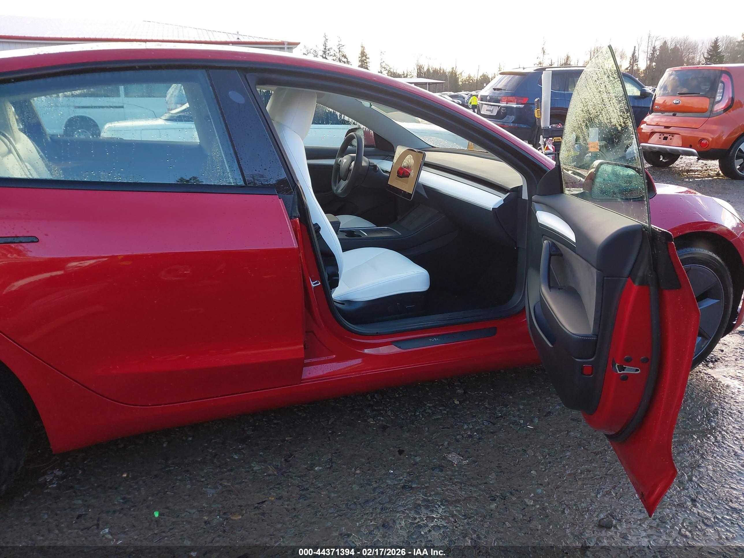 TESLA MODEL image 5