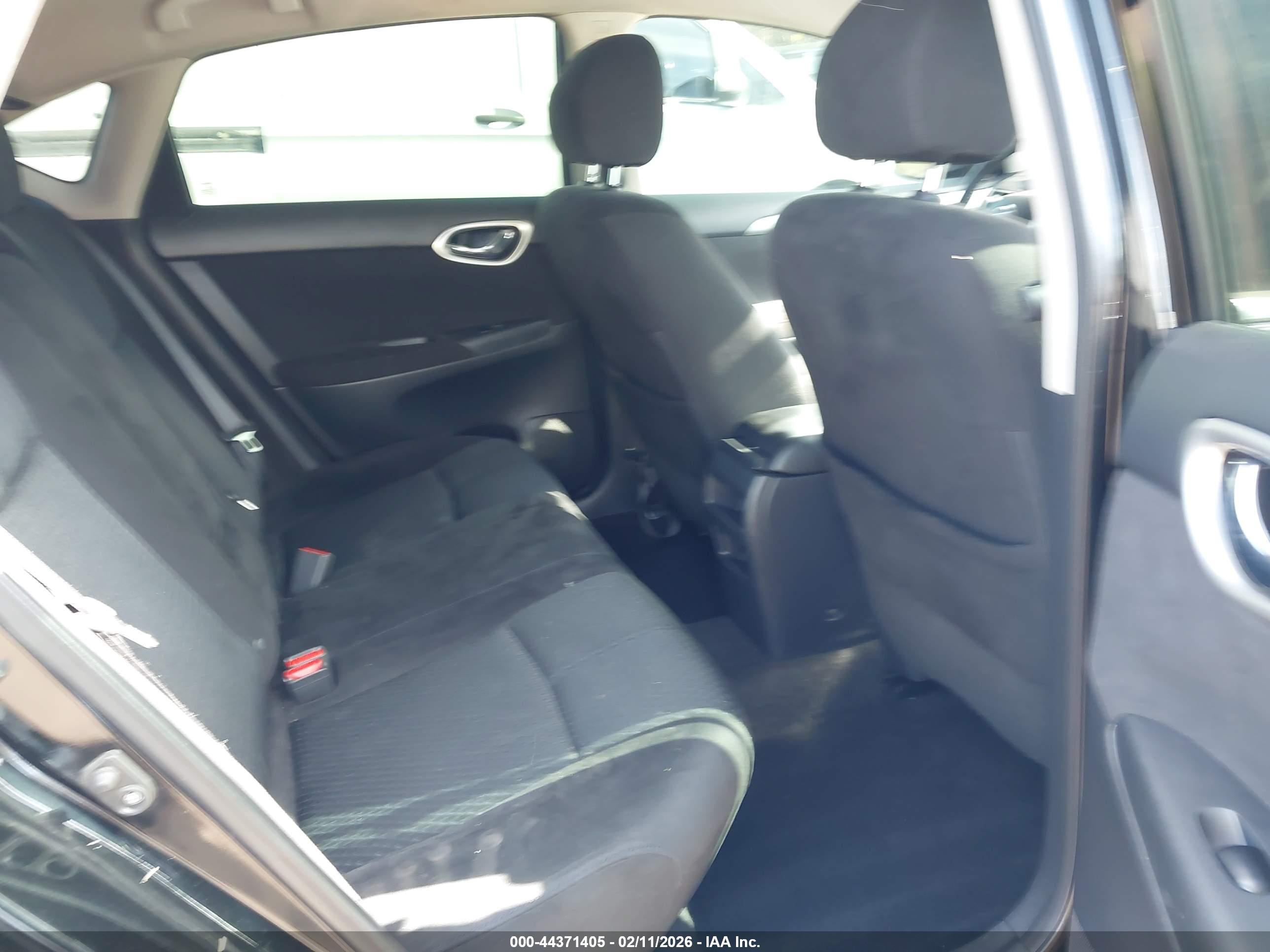 NISSAN SENTRA image 8
