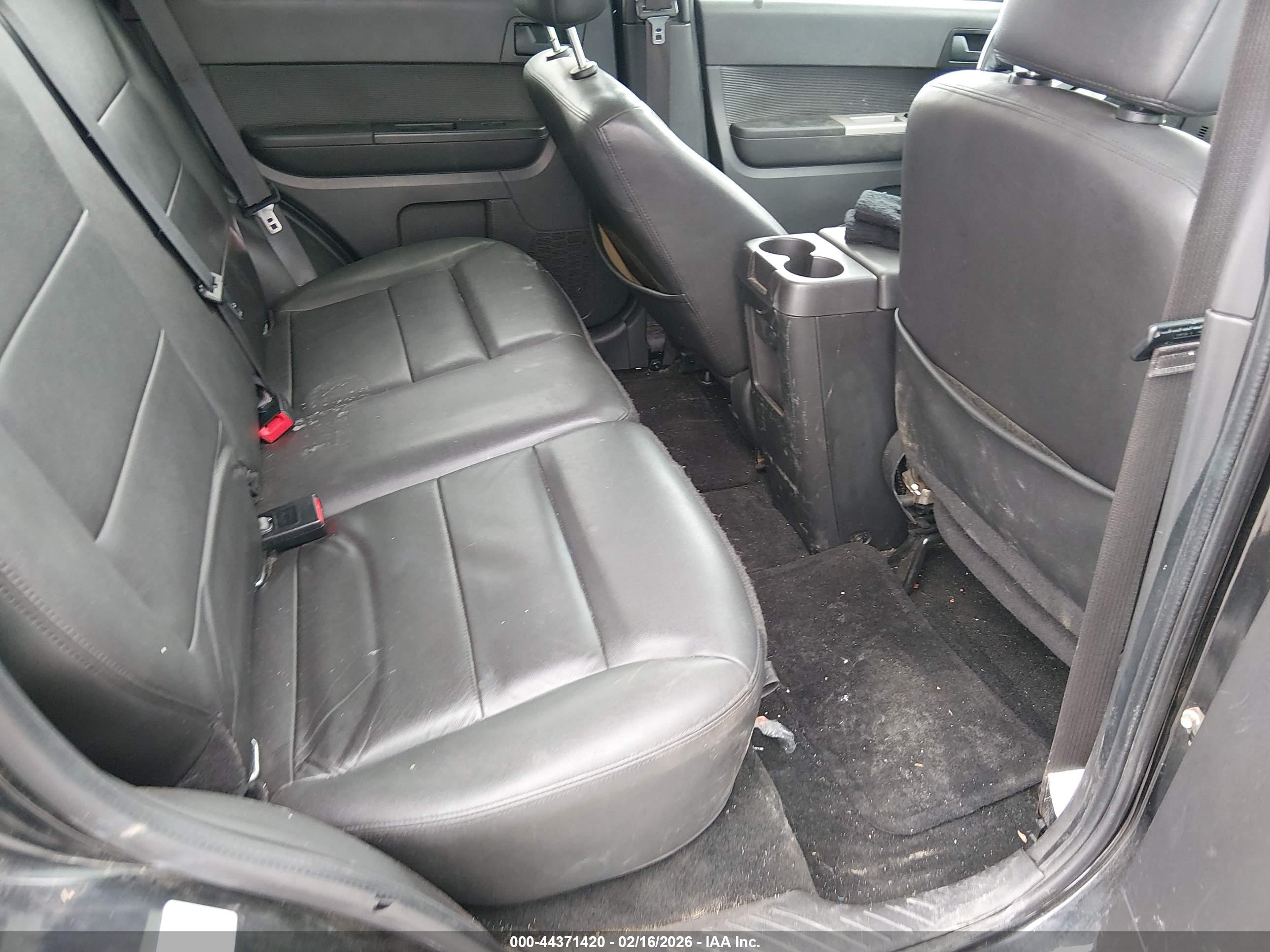 FORD ESCAPE image 8
