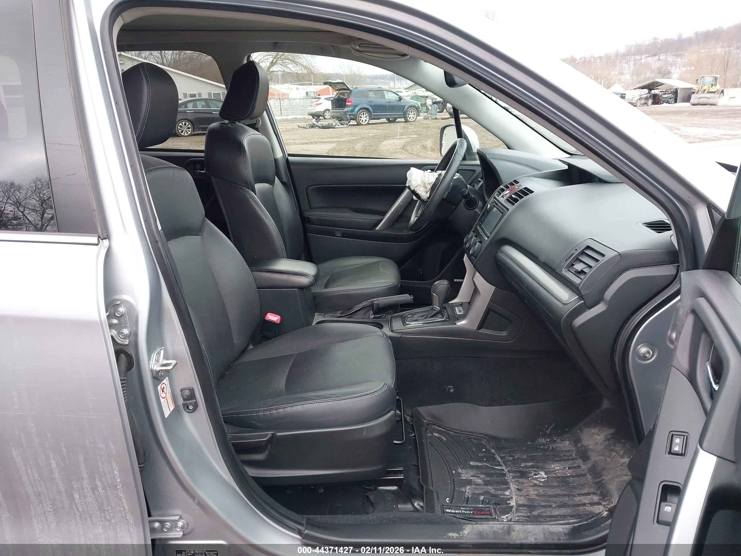 SUBARU FORESTER image 5