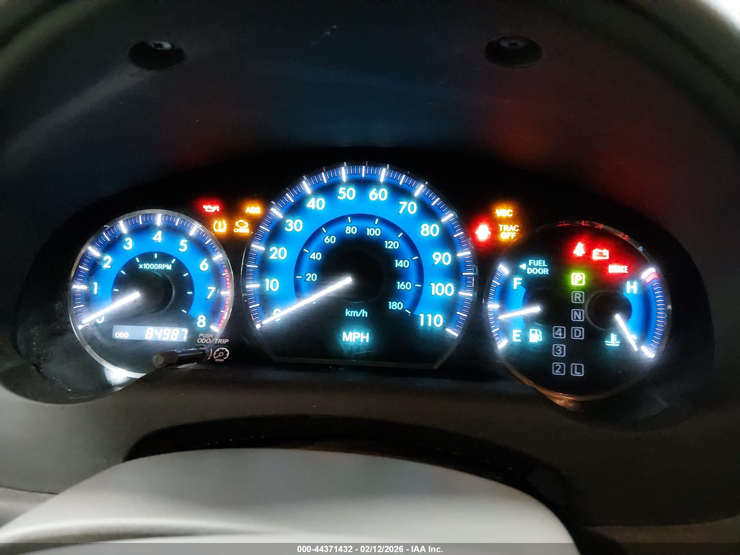 TOYOTA SIENNA image 7
