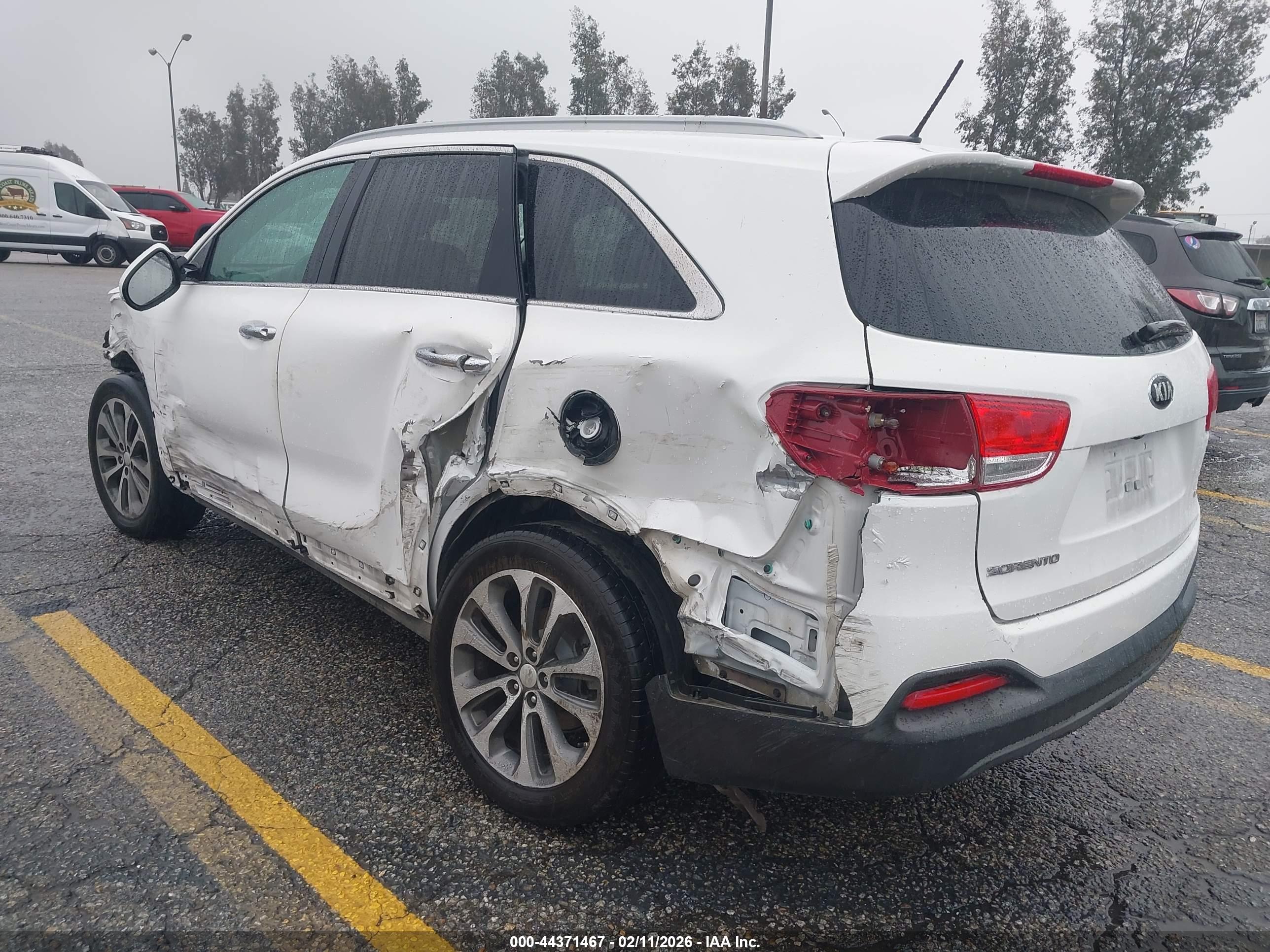 KIA SORENTO image 3