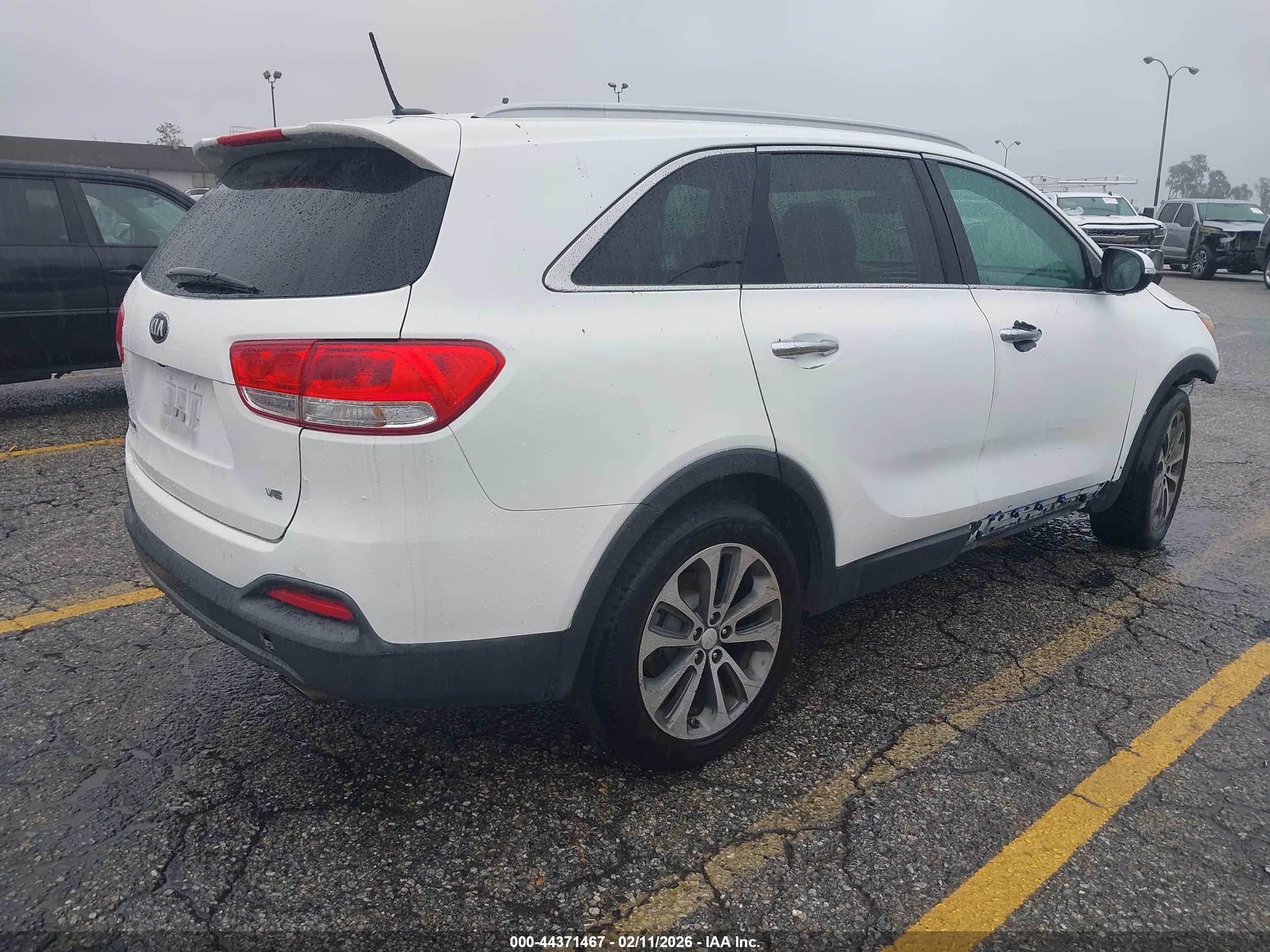 KIA SORENTO image 4