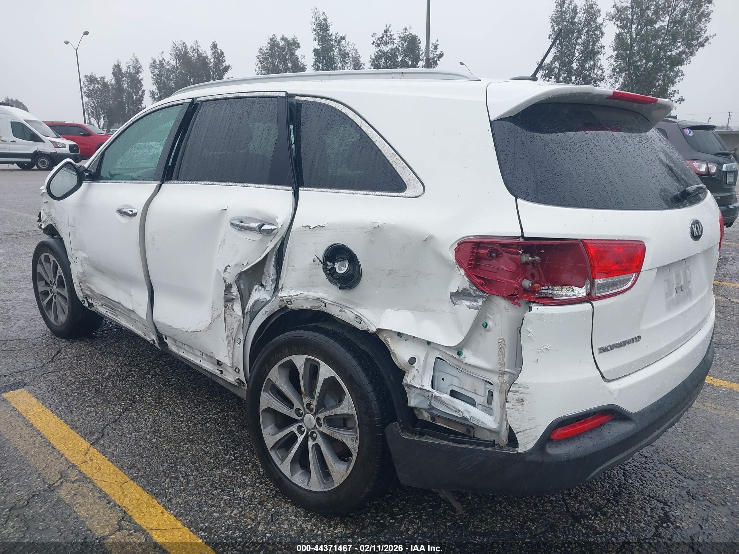 KIA SORENTO image 6