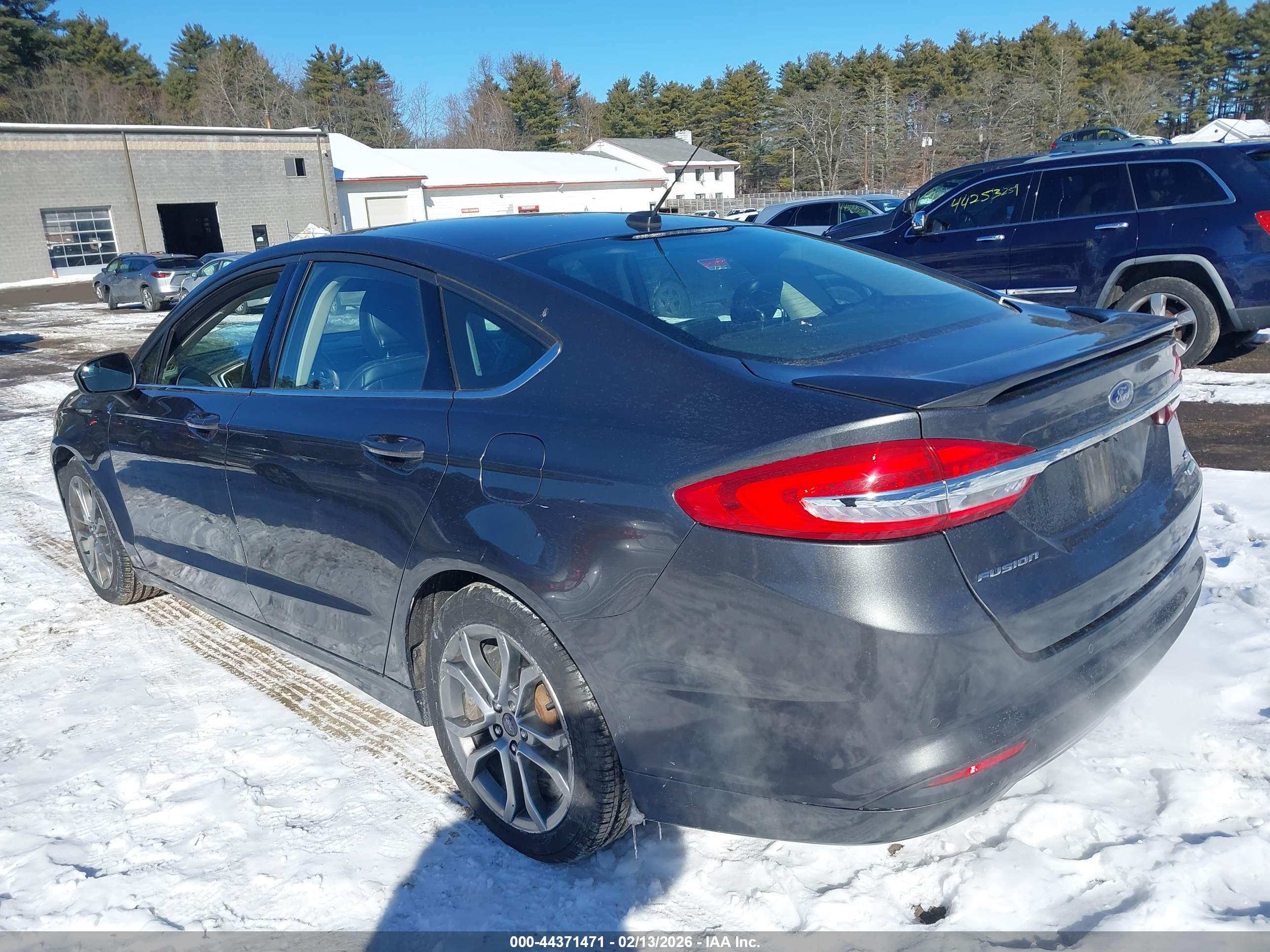 FORD FUSION image 3