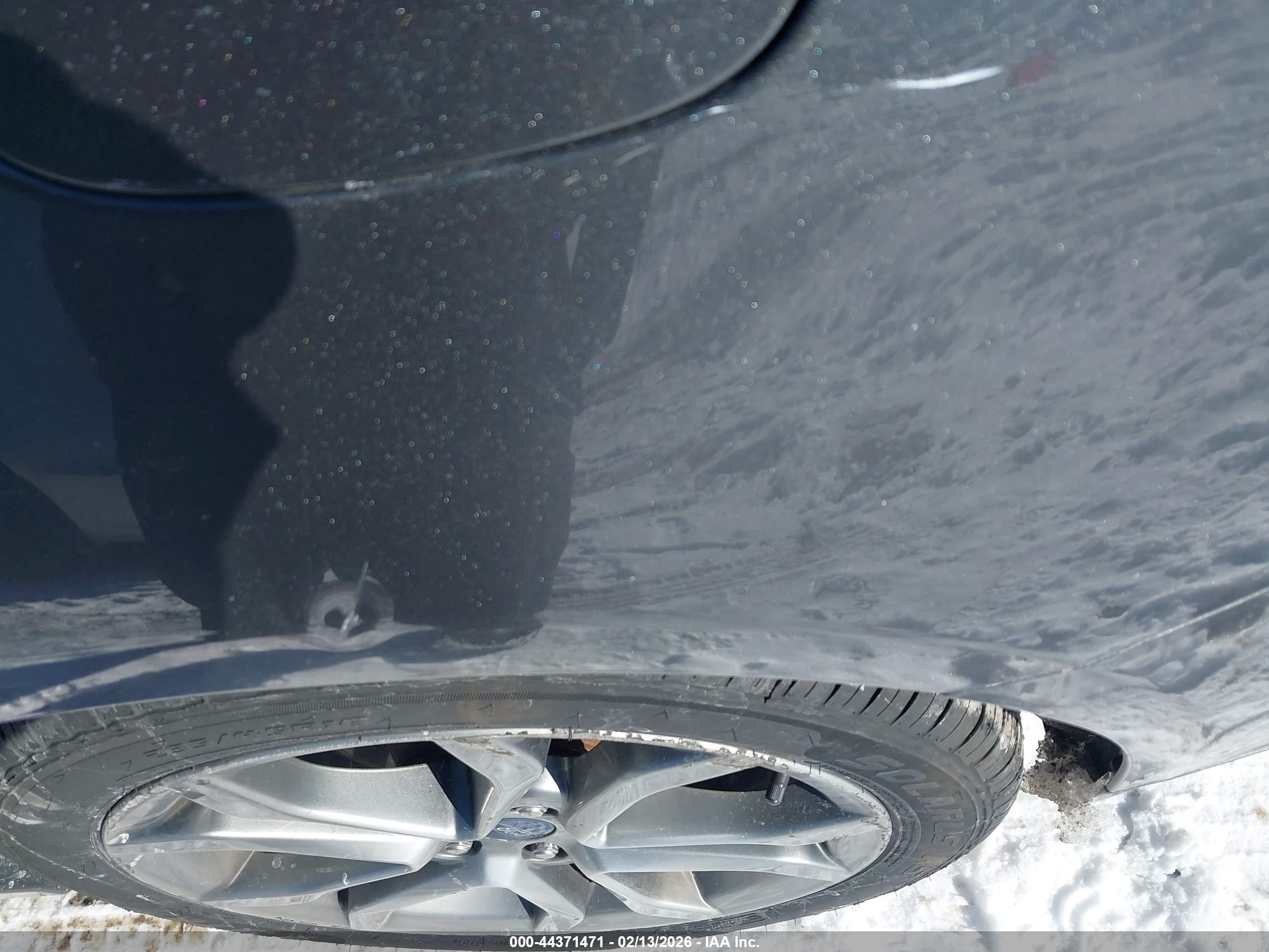 FORD FUSION image 6