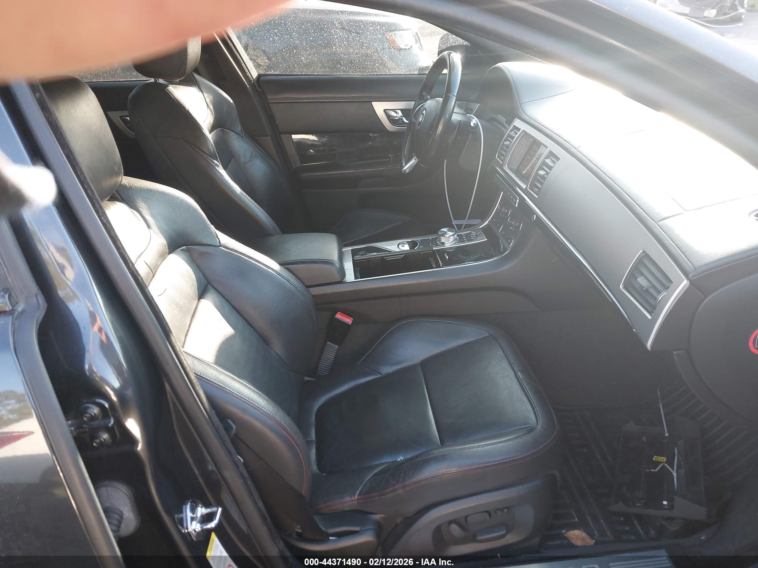 JAGUAR XF image 5