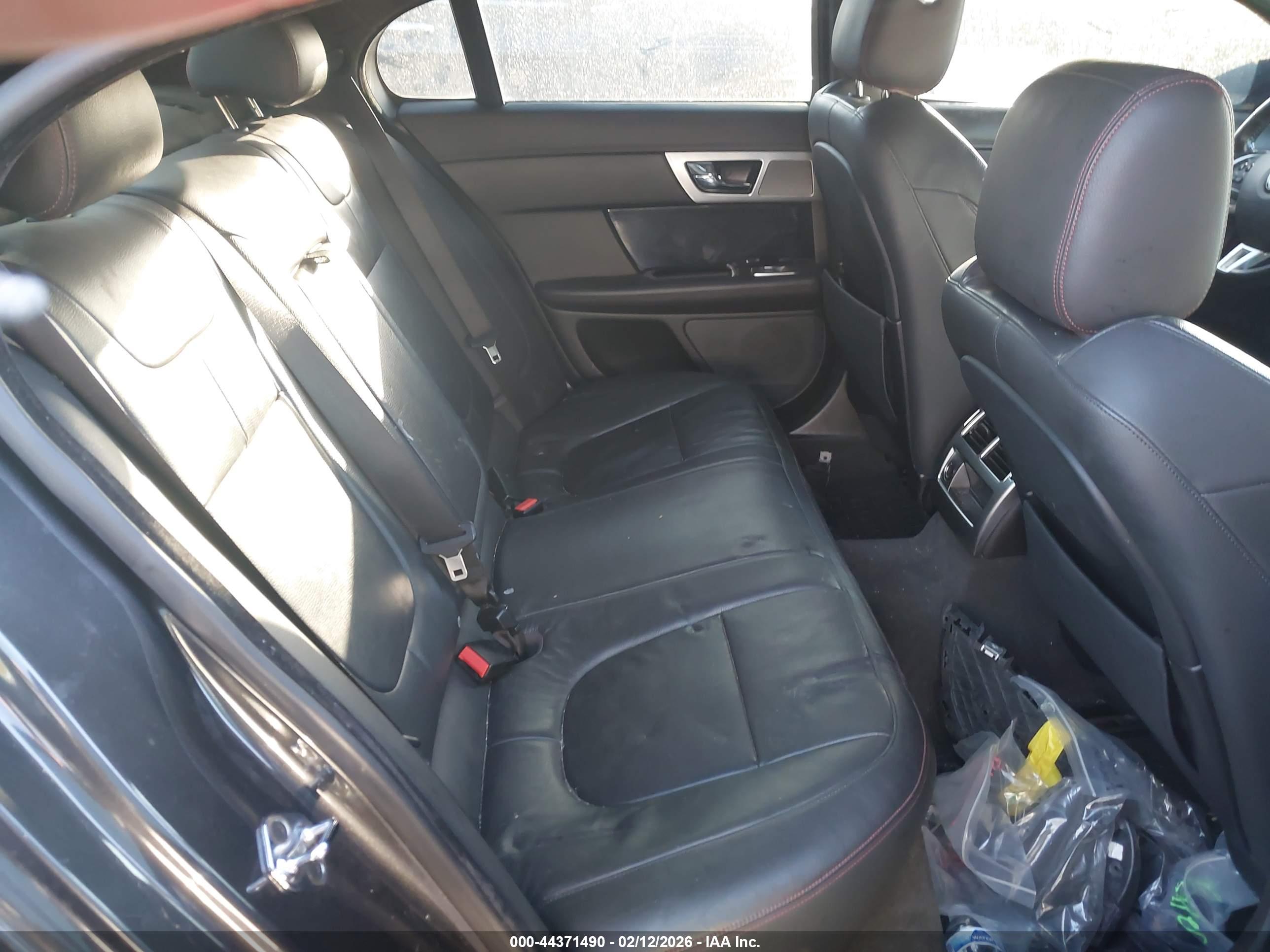 JAGUAR XF image 8