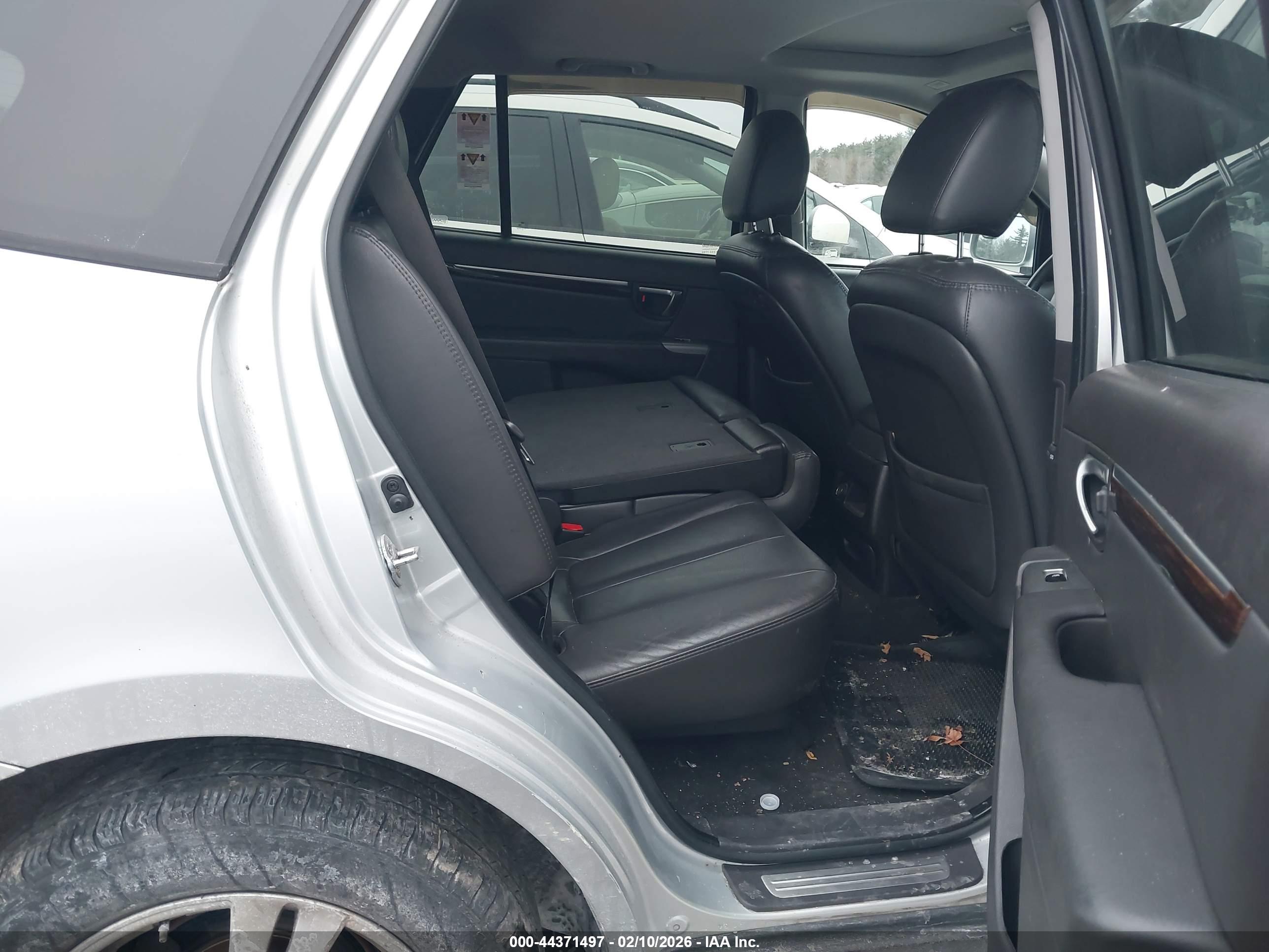 HYUNDAI SANTA image 8