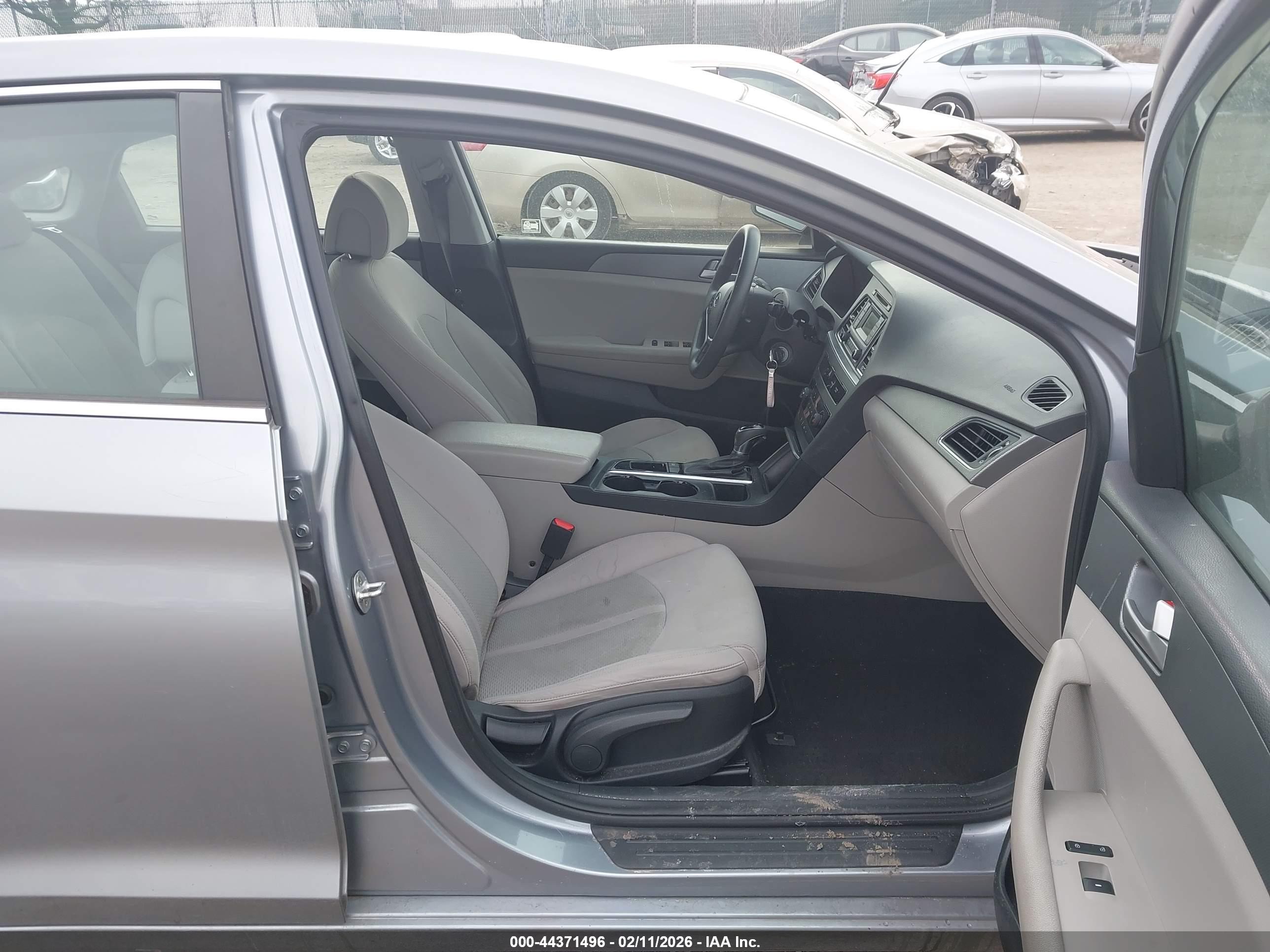 HYUNDAI SONATA image 5