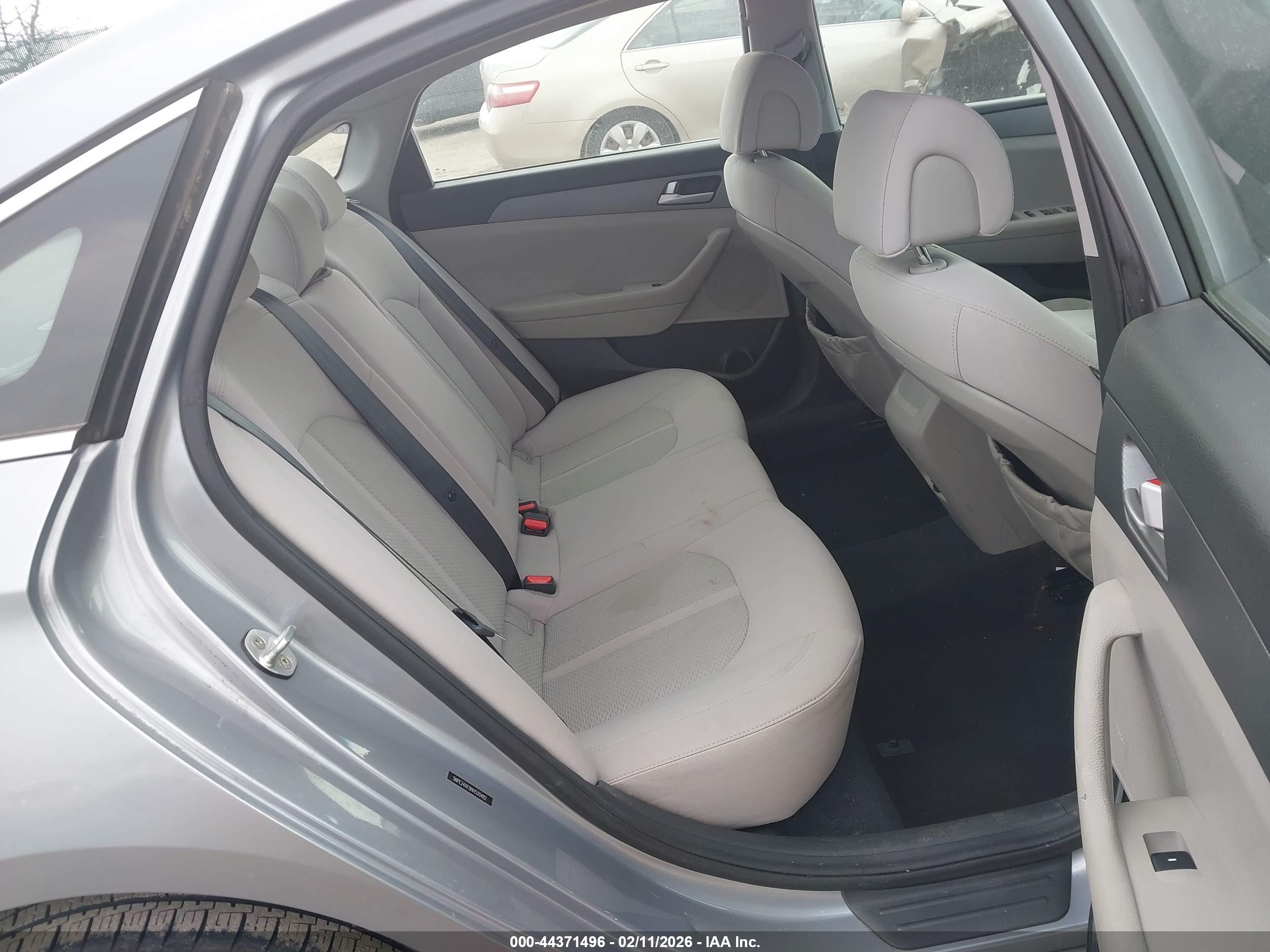 HYUNDAI SONATA image 8