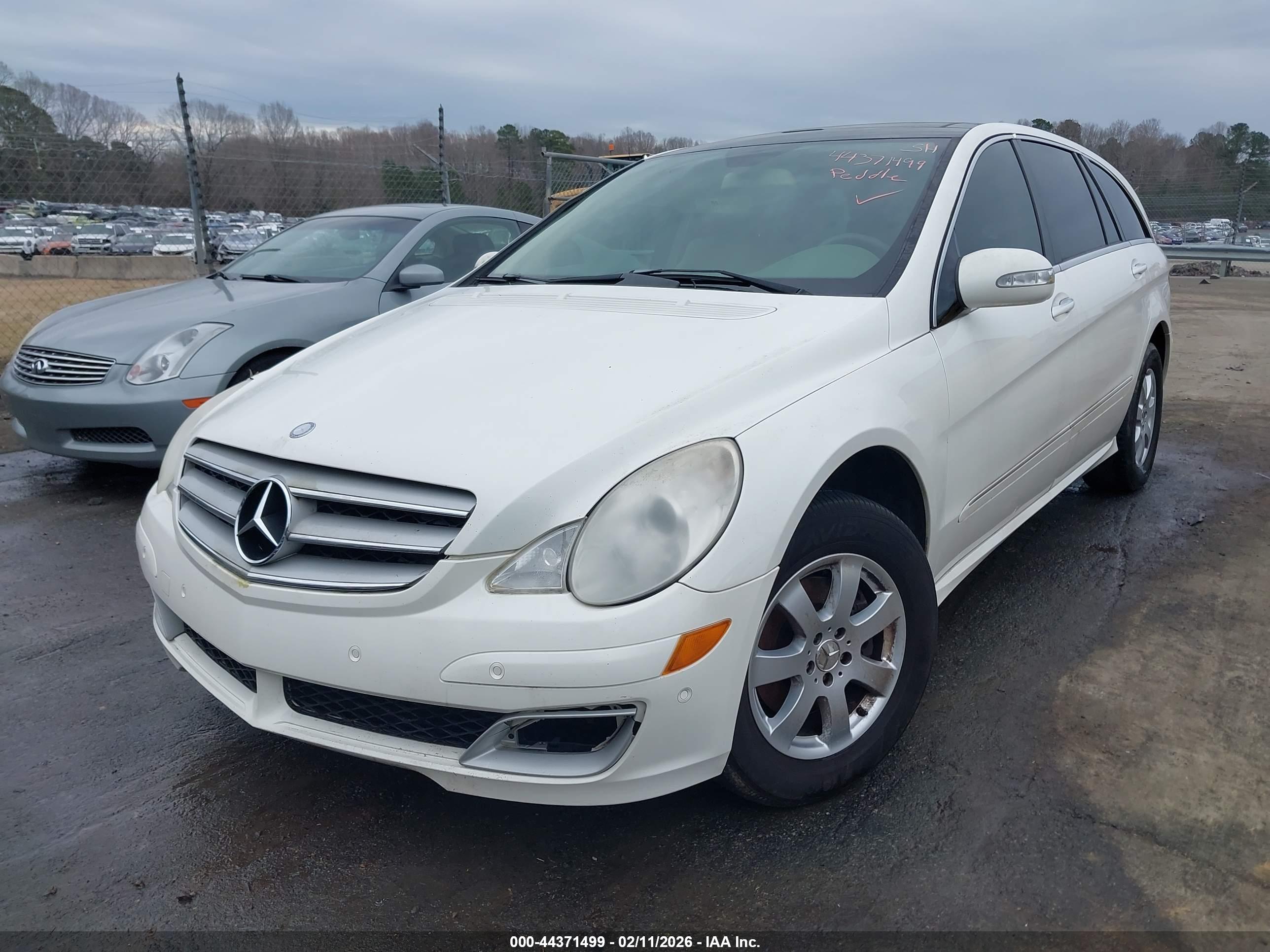 MERCEDES-BENZ R image 2