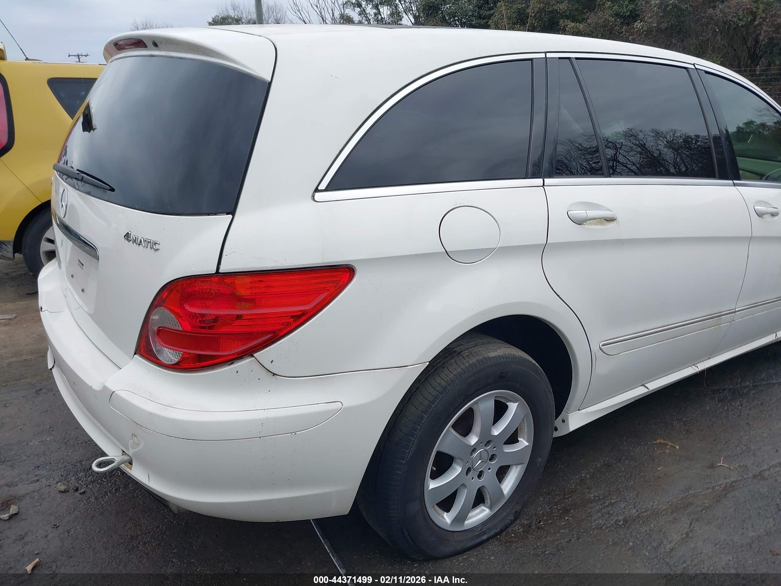 MERCEDES-BENZ R image 6