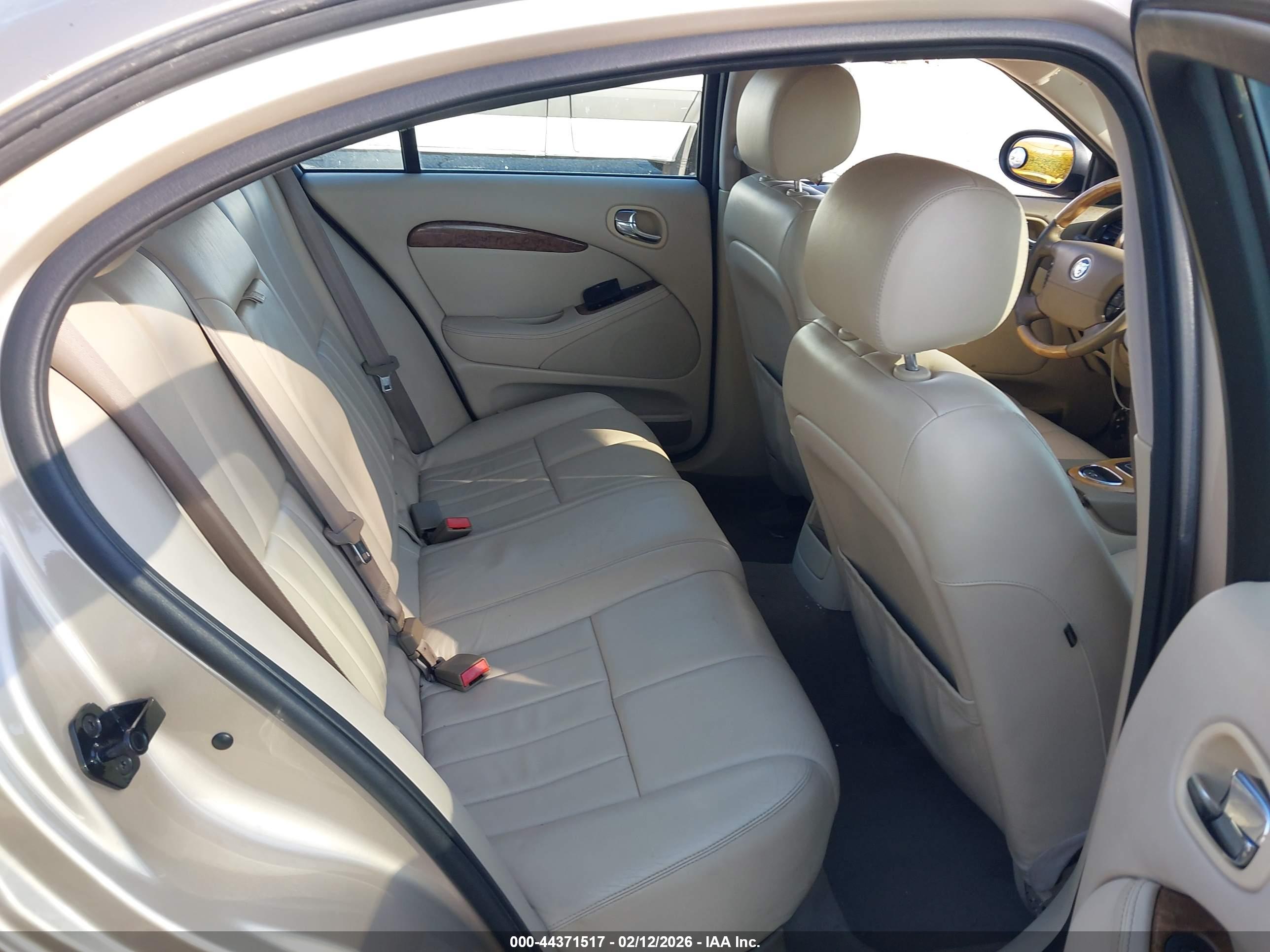 JAGUAR S-TYPE image 8