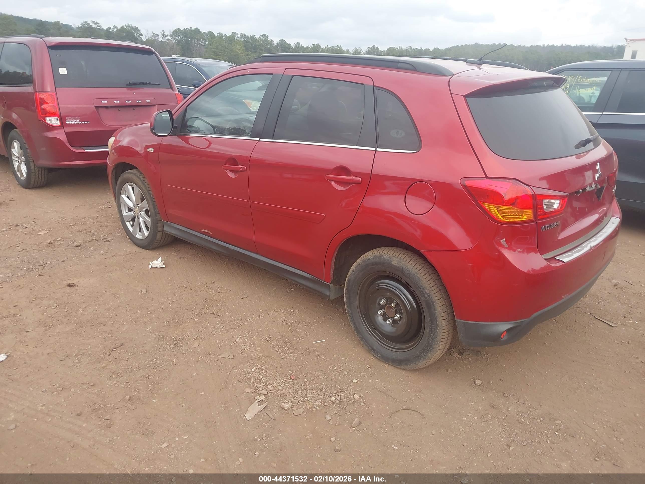 MITSUBISHI OUTLANDER image 3