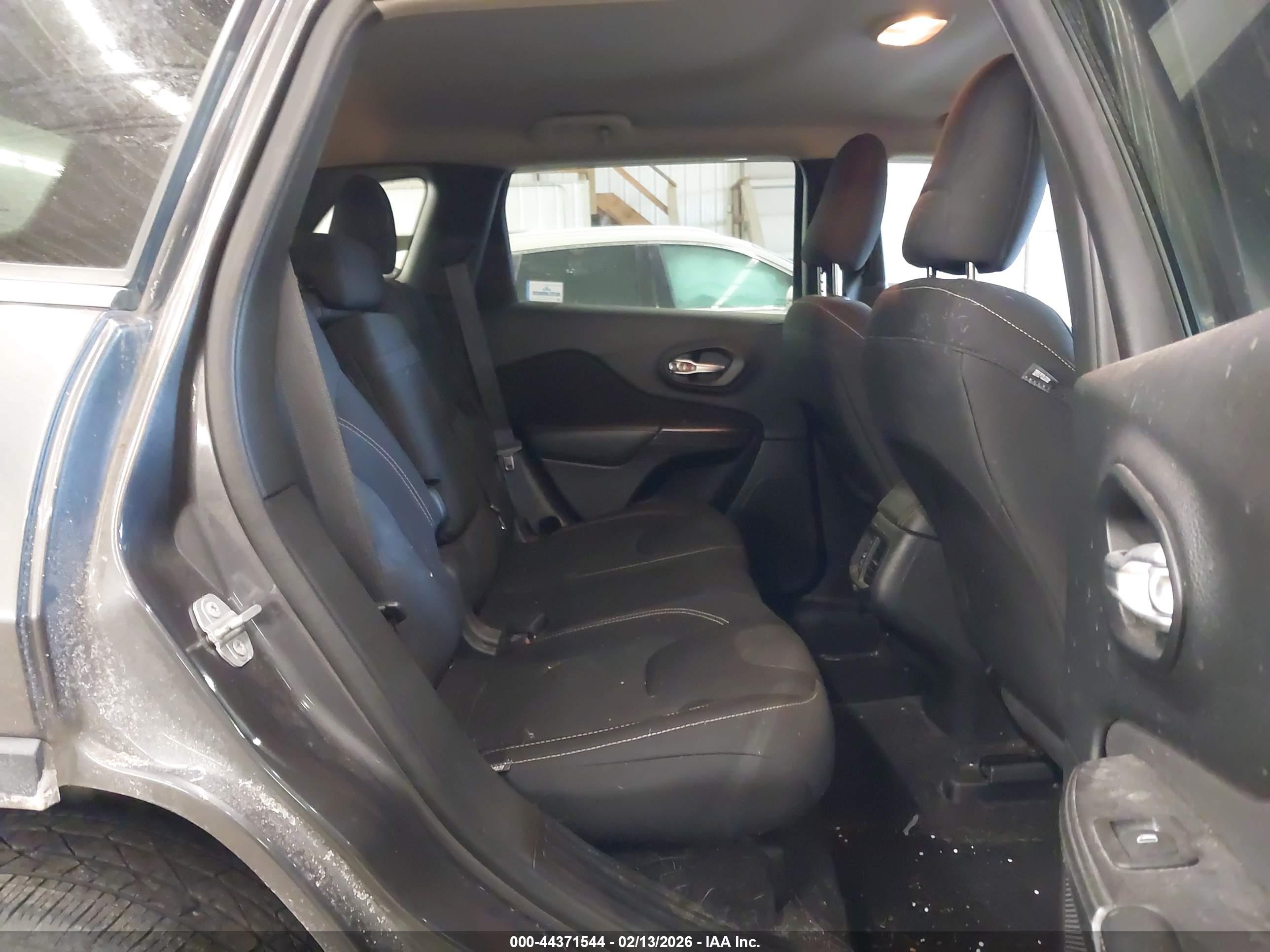 JEEP CHEROKEE image 8