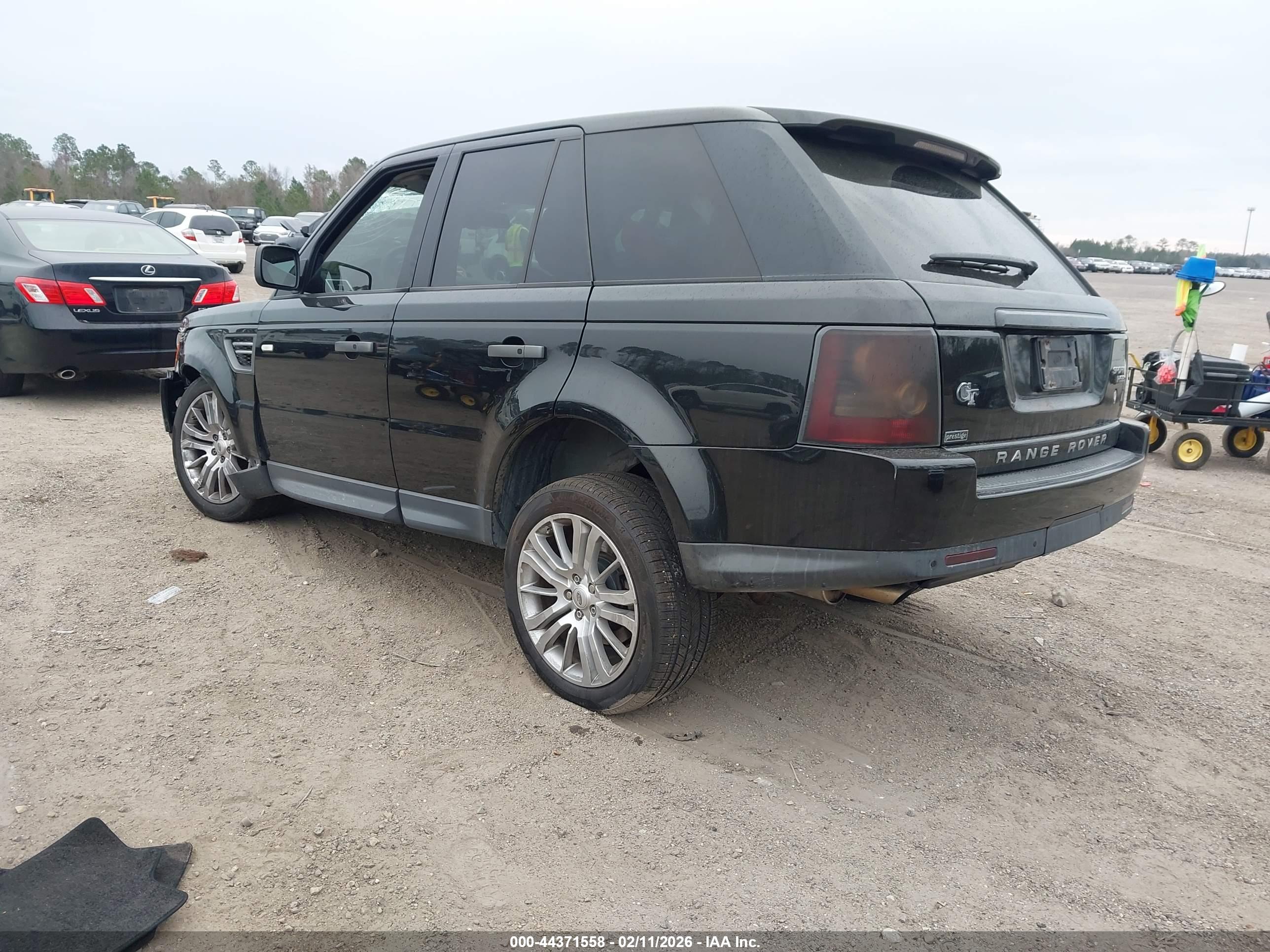 LAND ROVER image 3