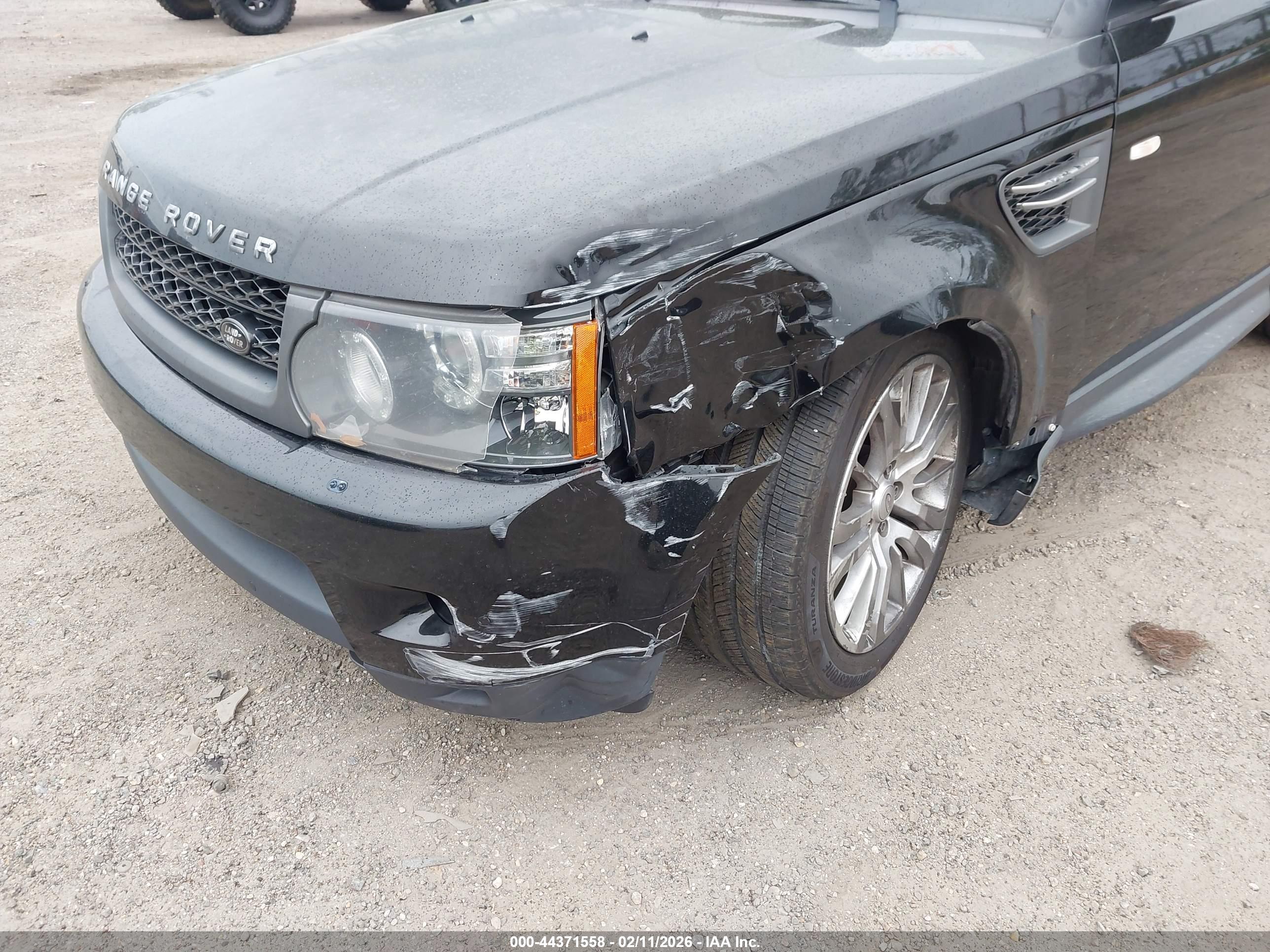 LAND ROVER image 6