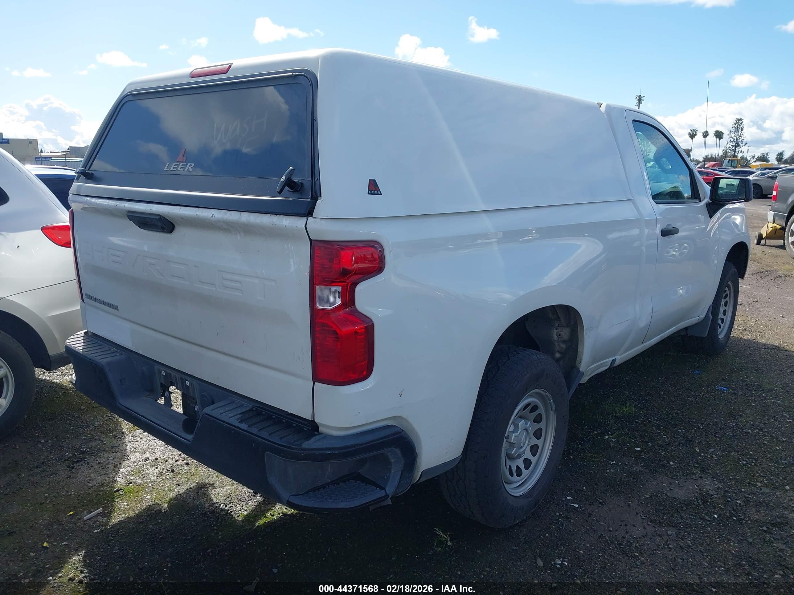 CHEVROLET SILVERADO image 4