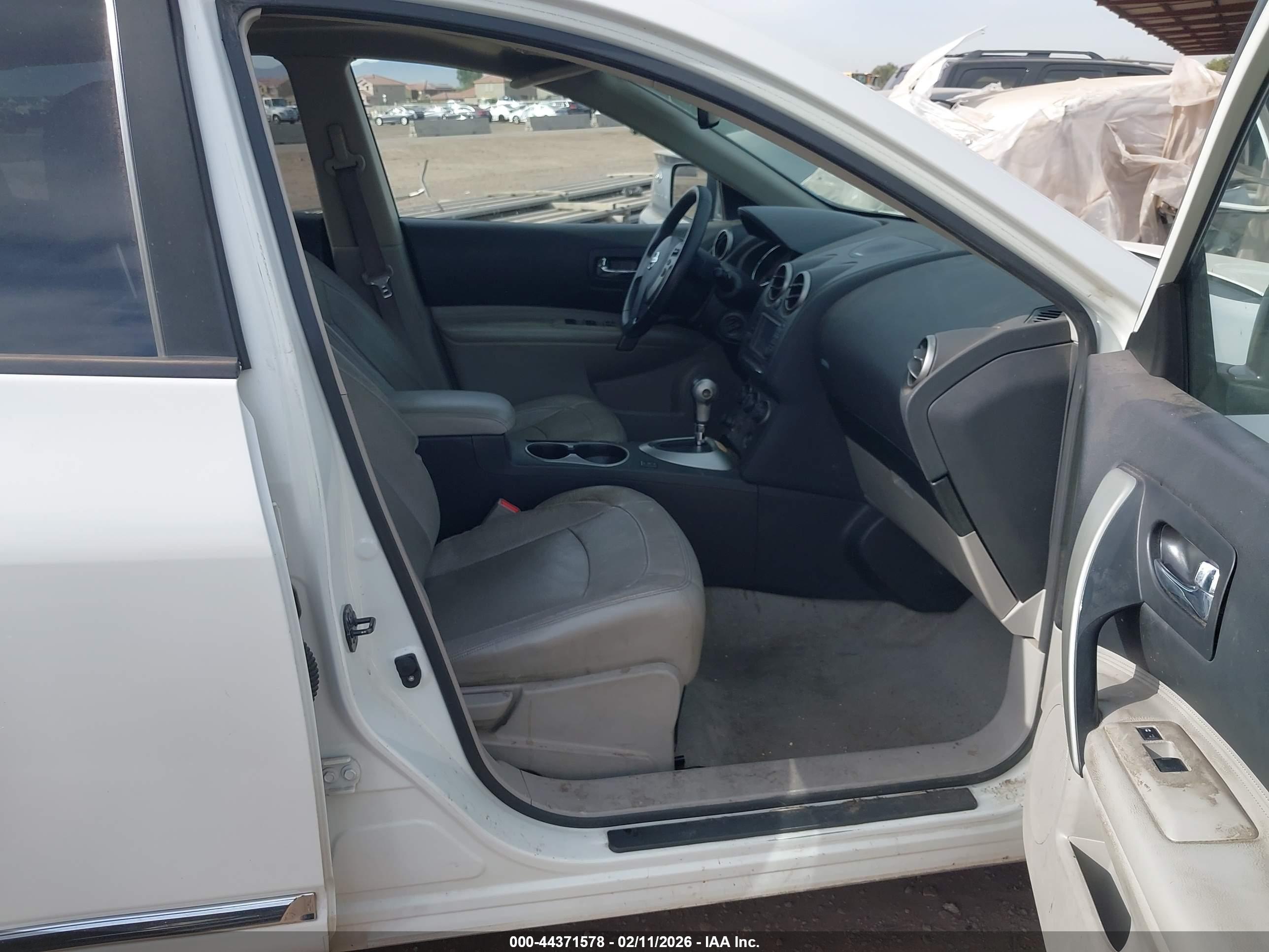 NISSAN ROGUE image 5