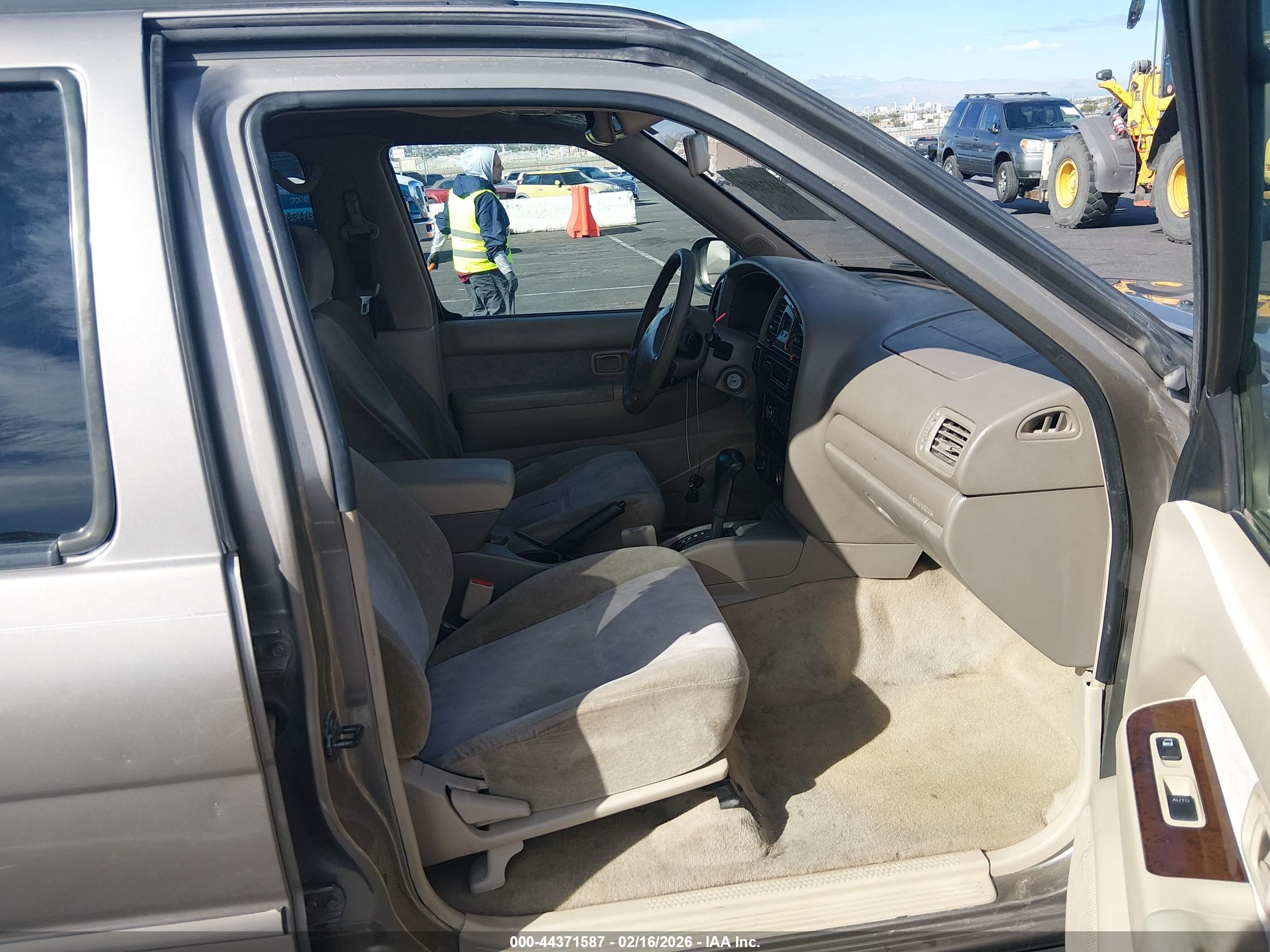 NISSAN PATHFINDER image 5