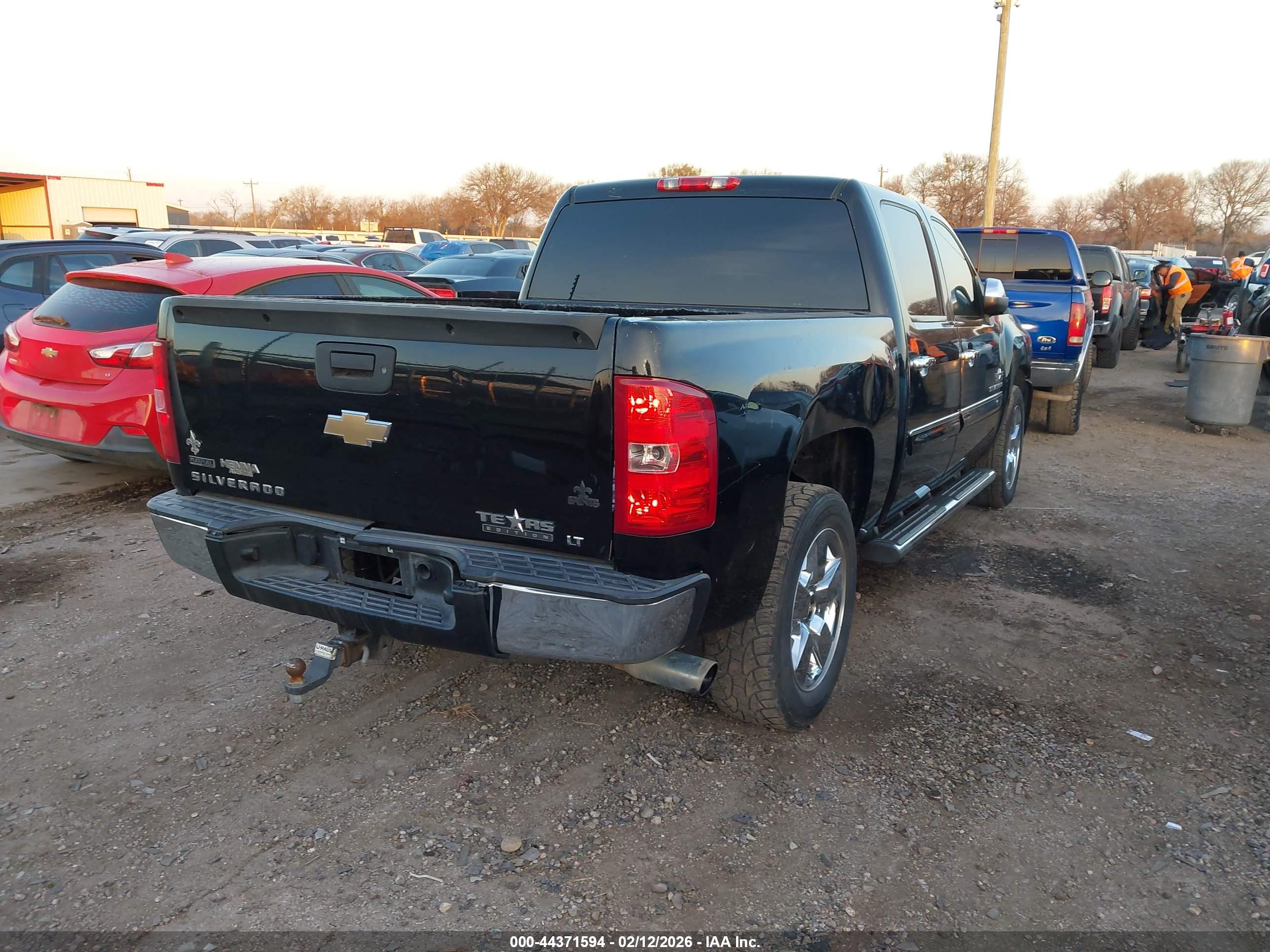 CHEVROLET SILVERADO image 4