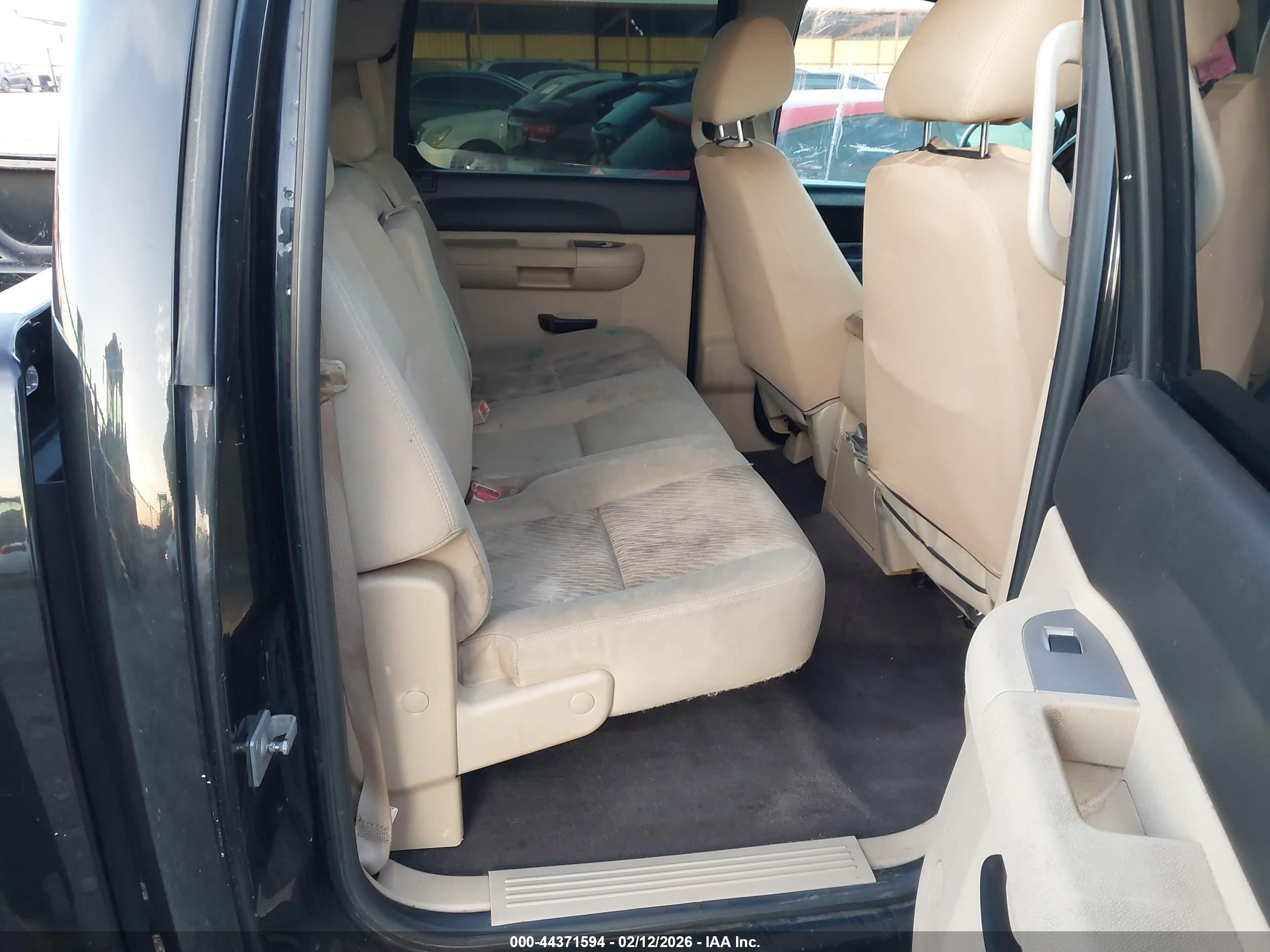 CHEVROLET SILVERADO image 8