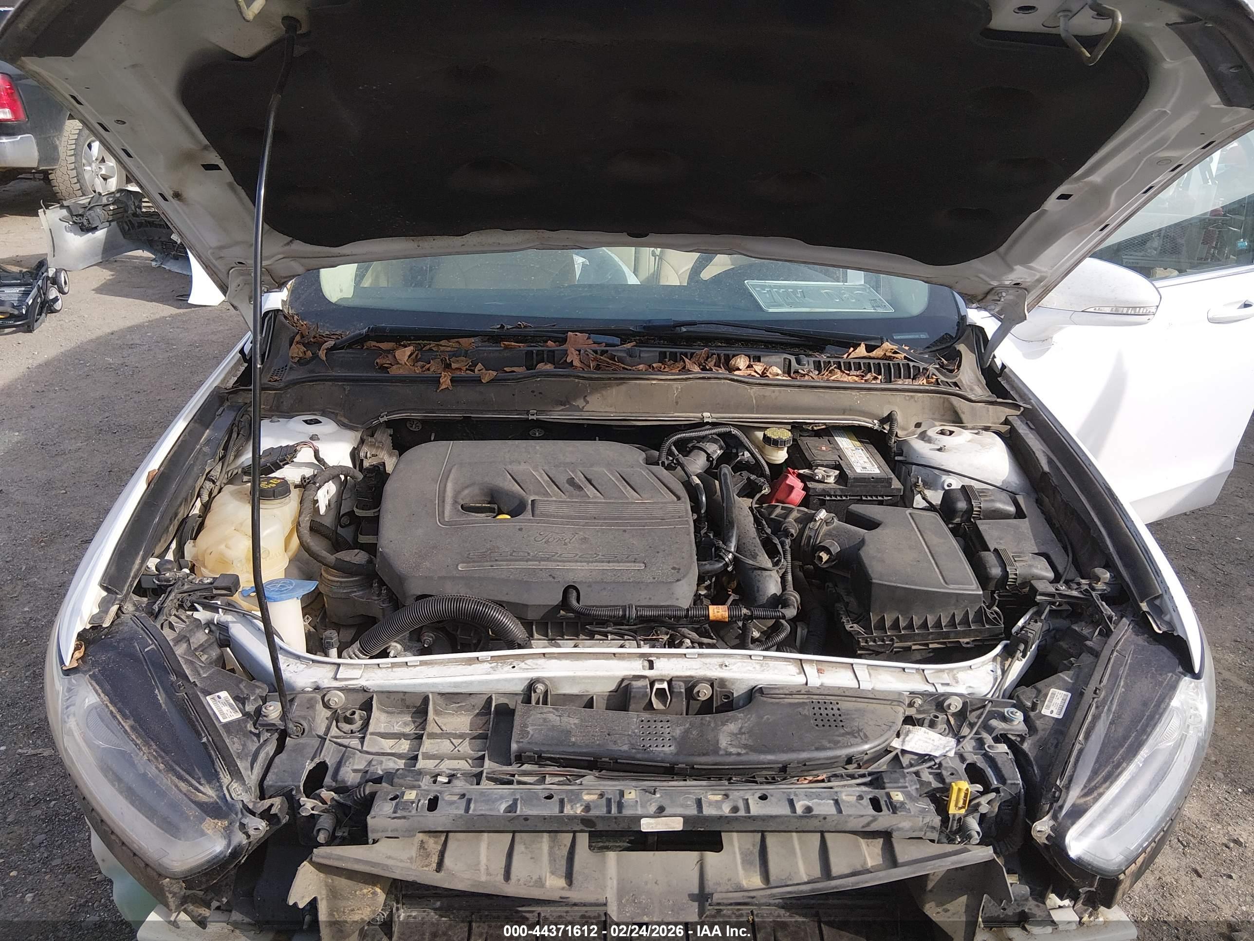 FORD FUSION image 10