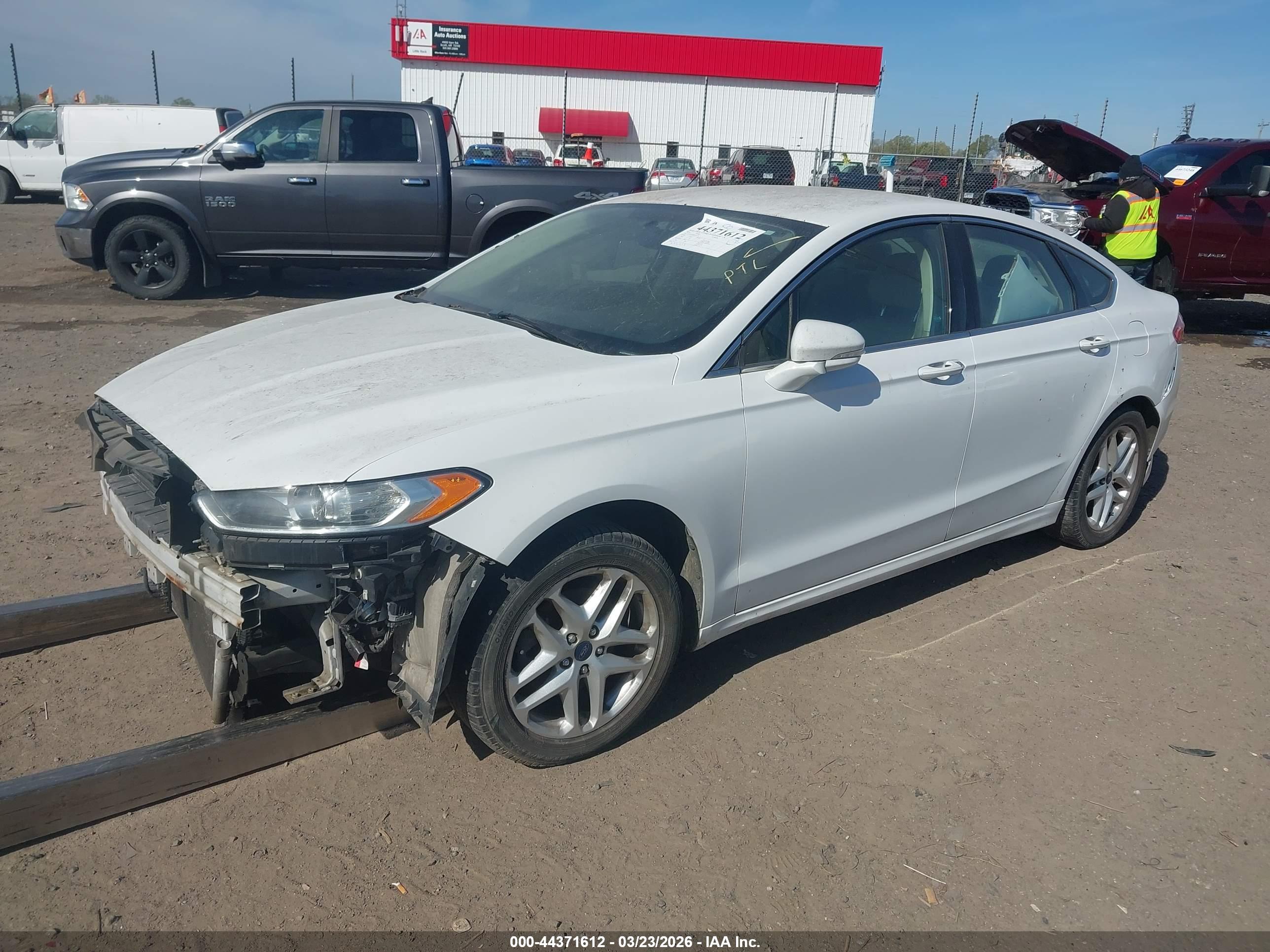 FORD FUSION image 2