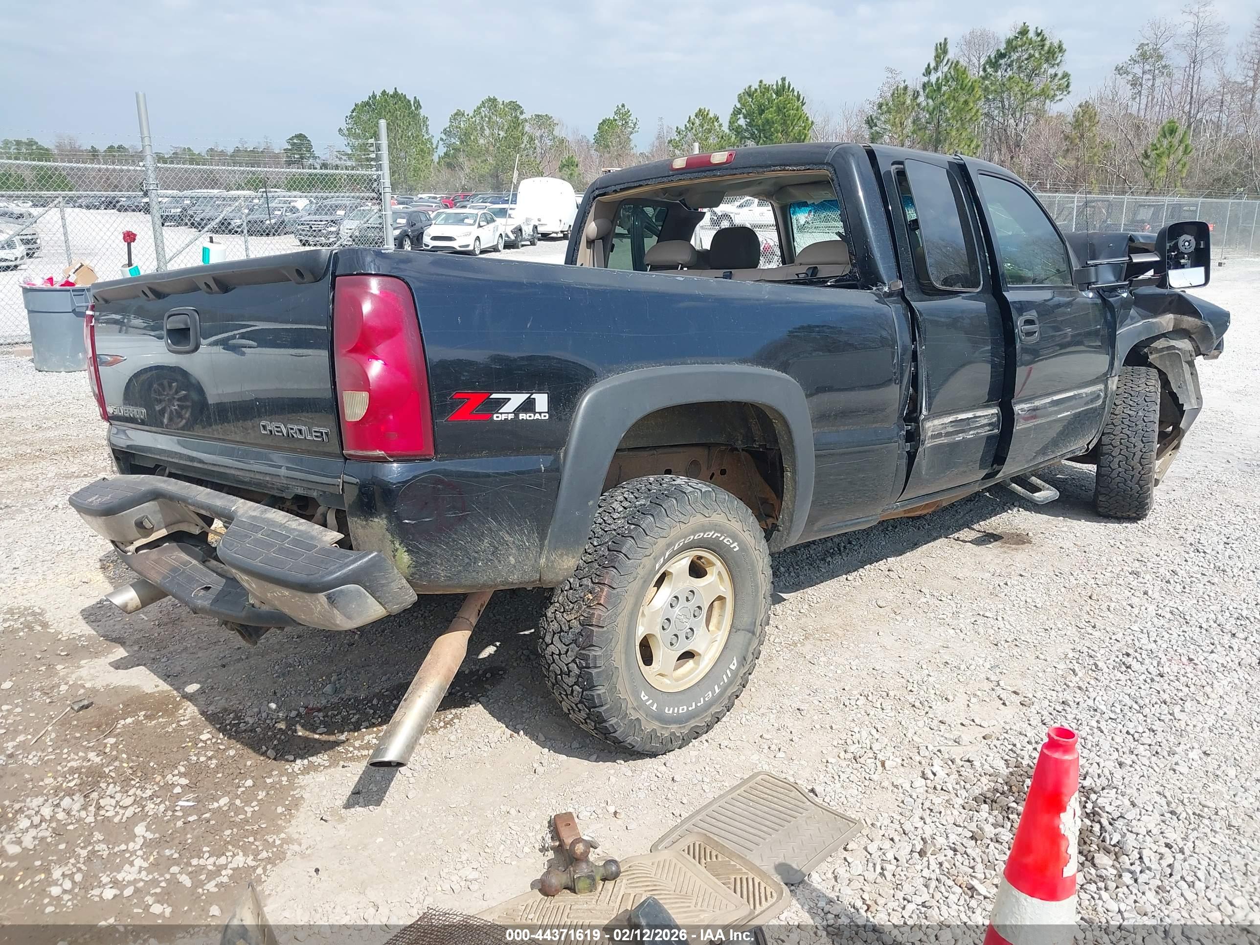 CHEVROLET SILVERADO image 4