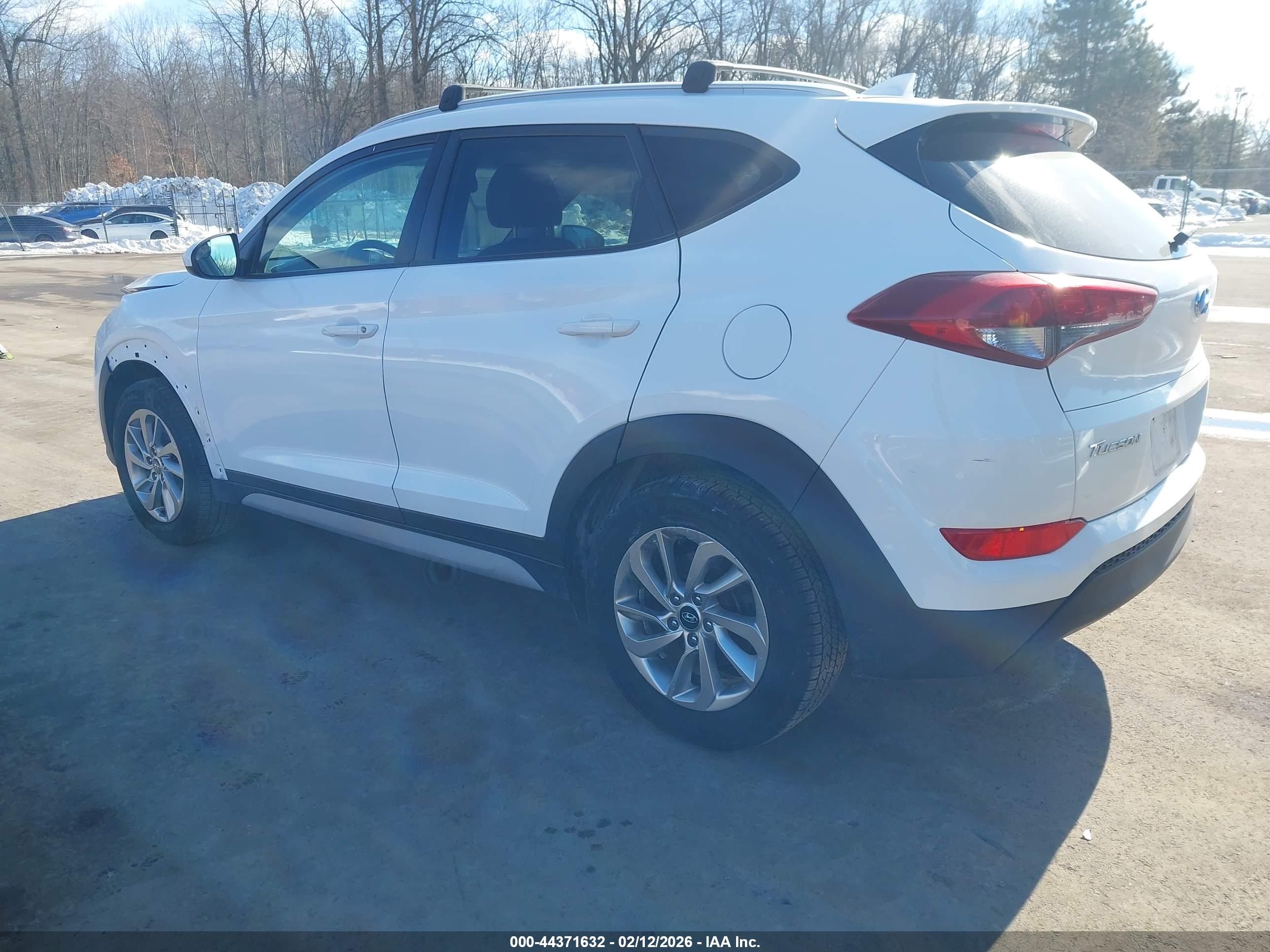 HYUNDAI TUCSON image 3