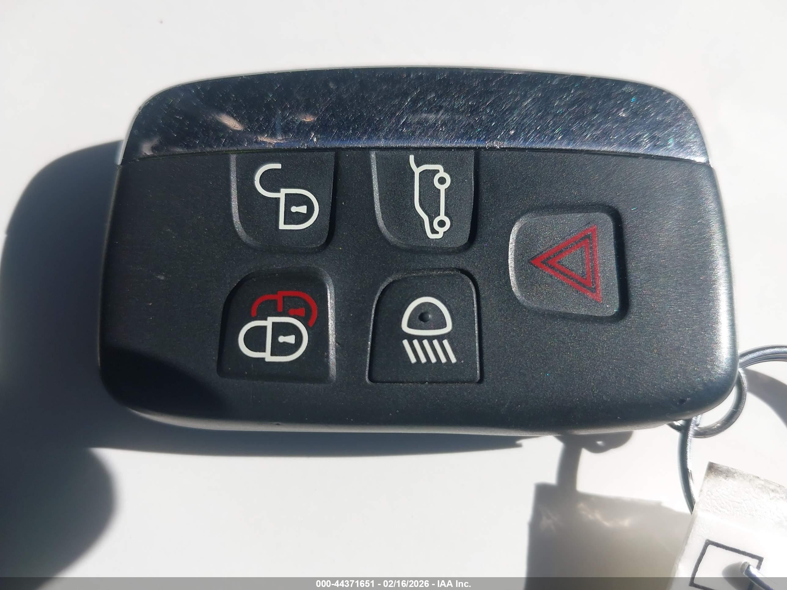 LAND ROVER image 11
