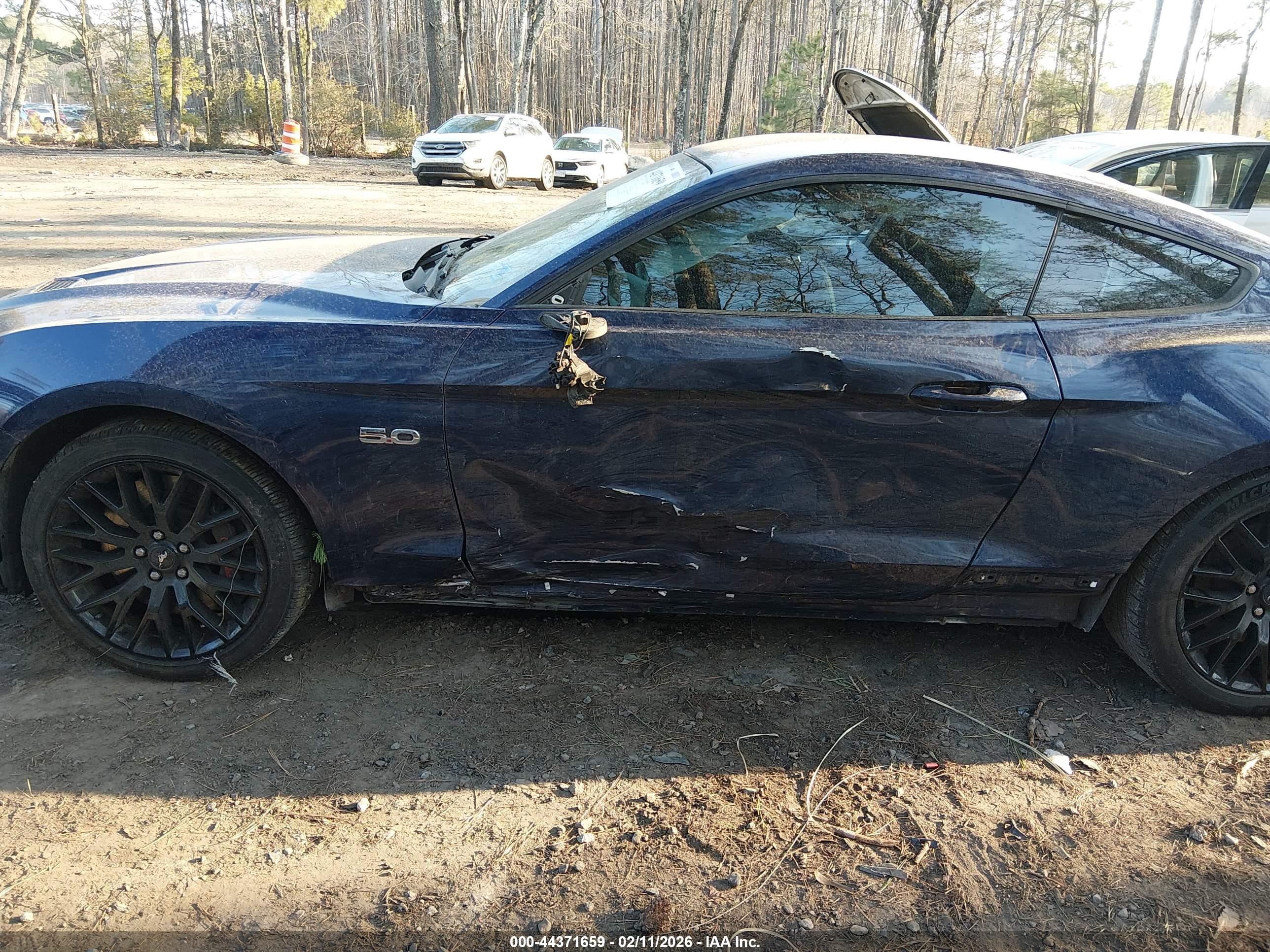 FORD MUSTANG image 6