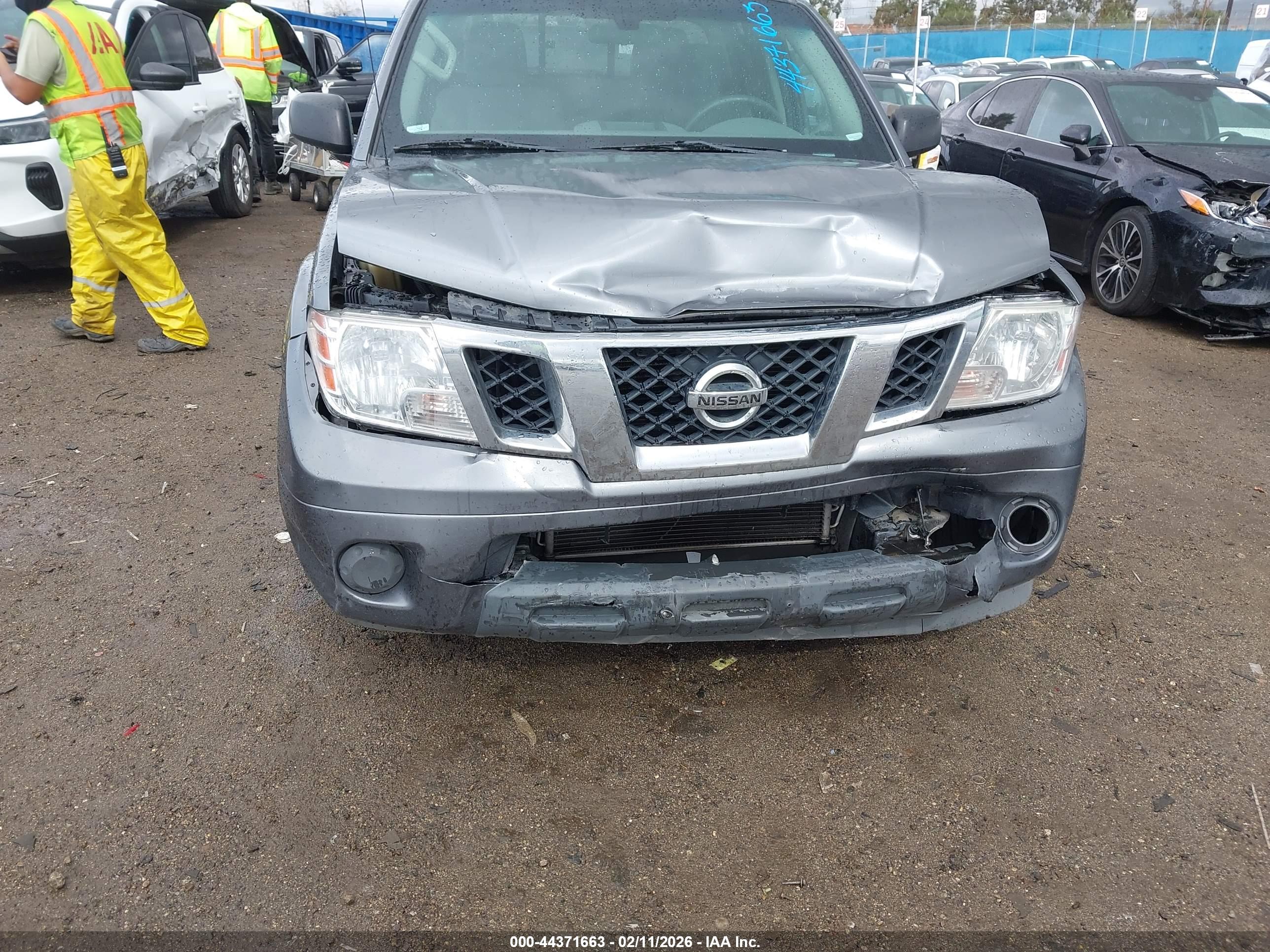 NISSAN FRONTIER image 6