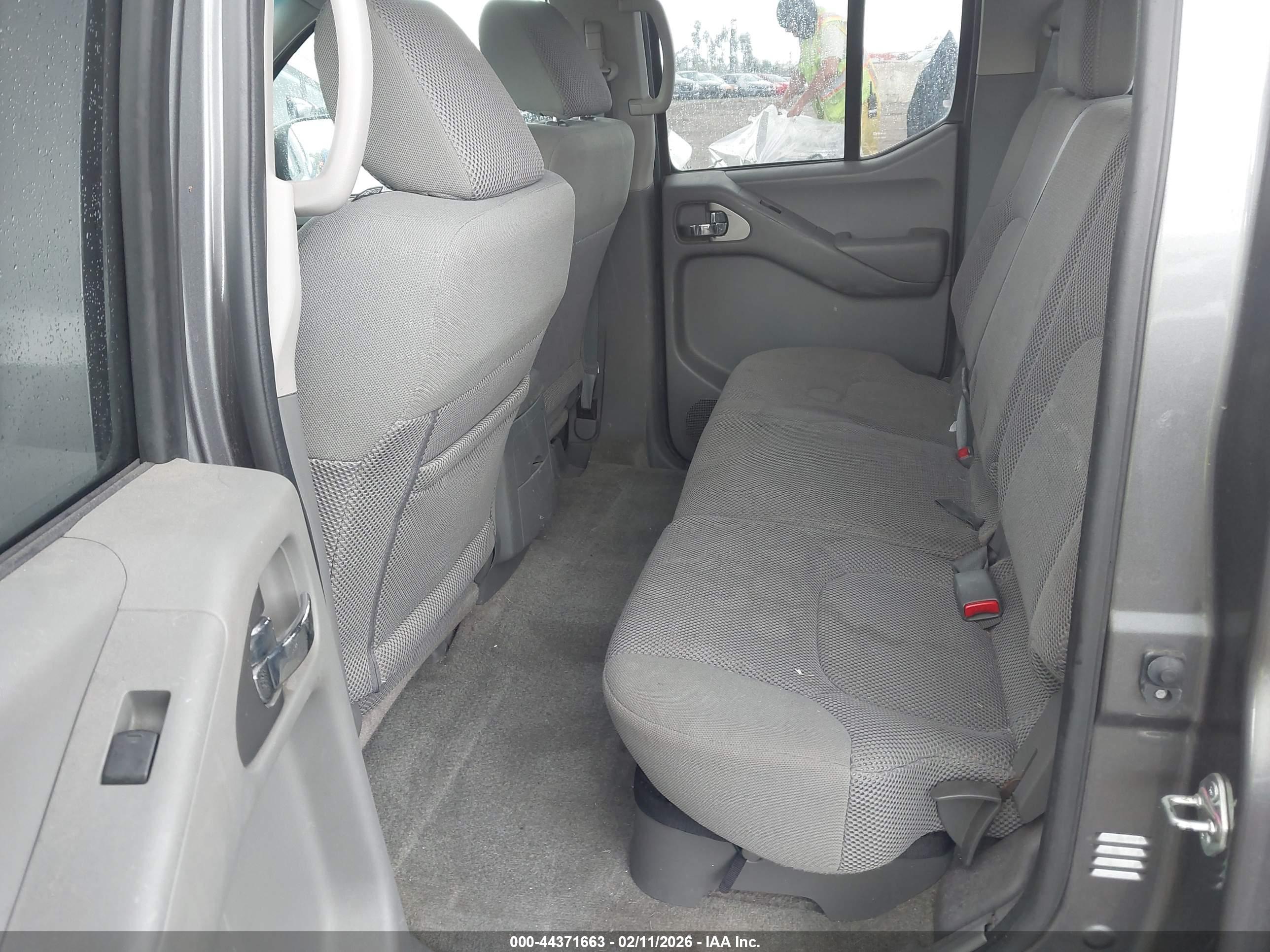 NISSAN FRONTIER image 8