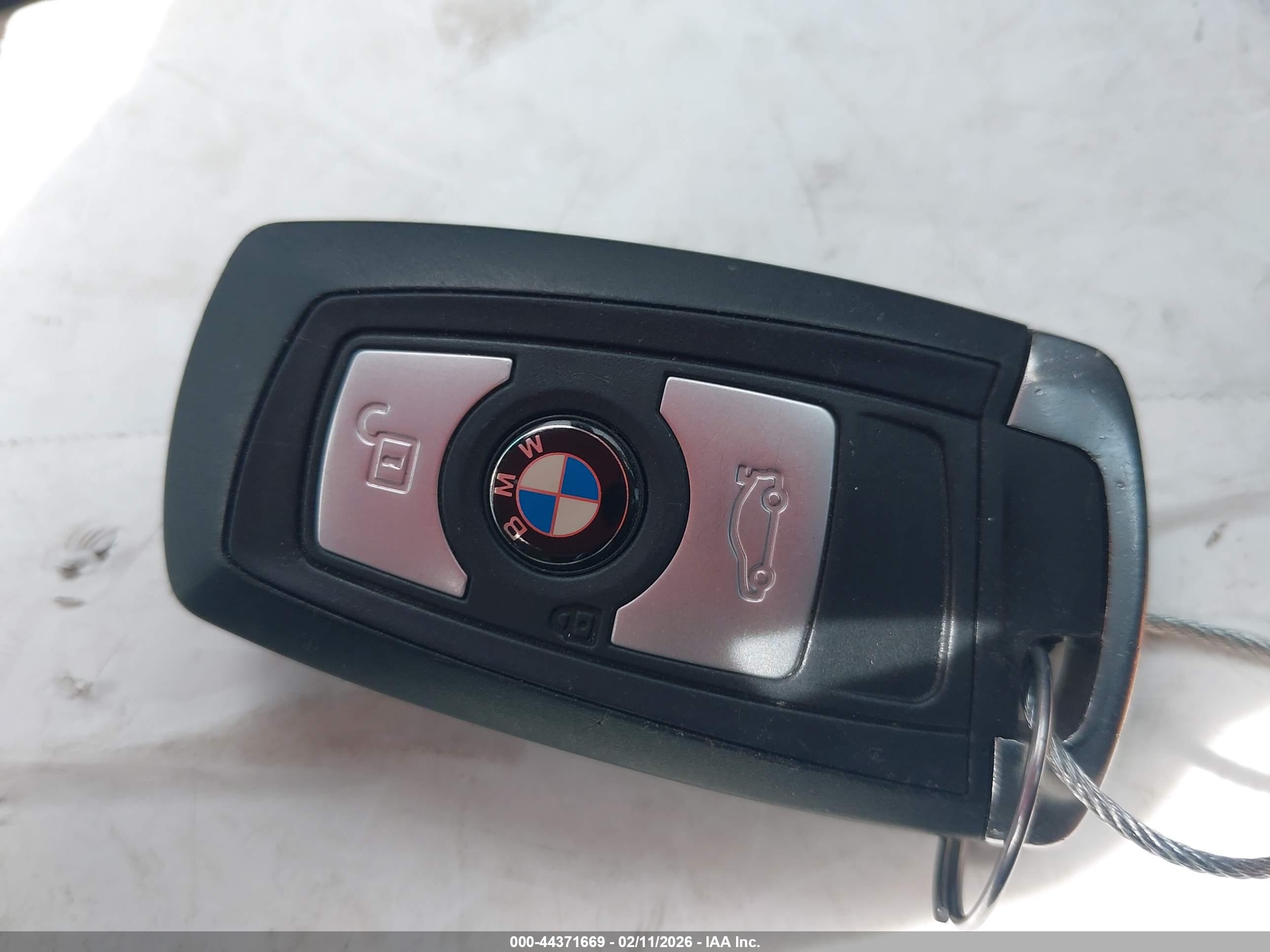 BMW 328I image 11