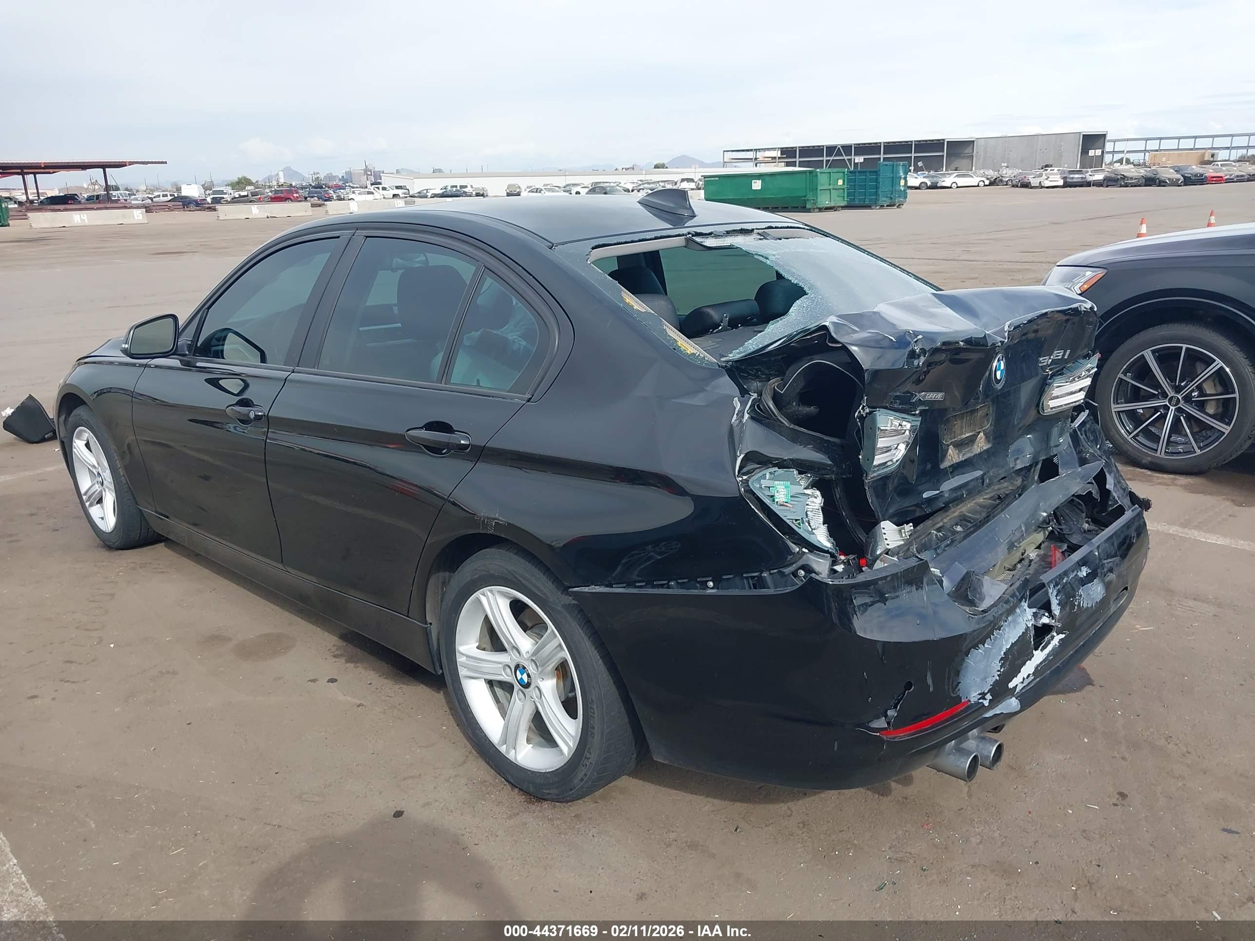 BMW 328I image 3