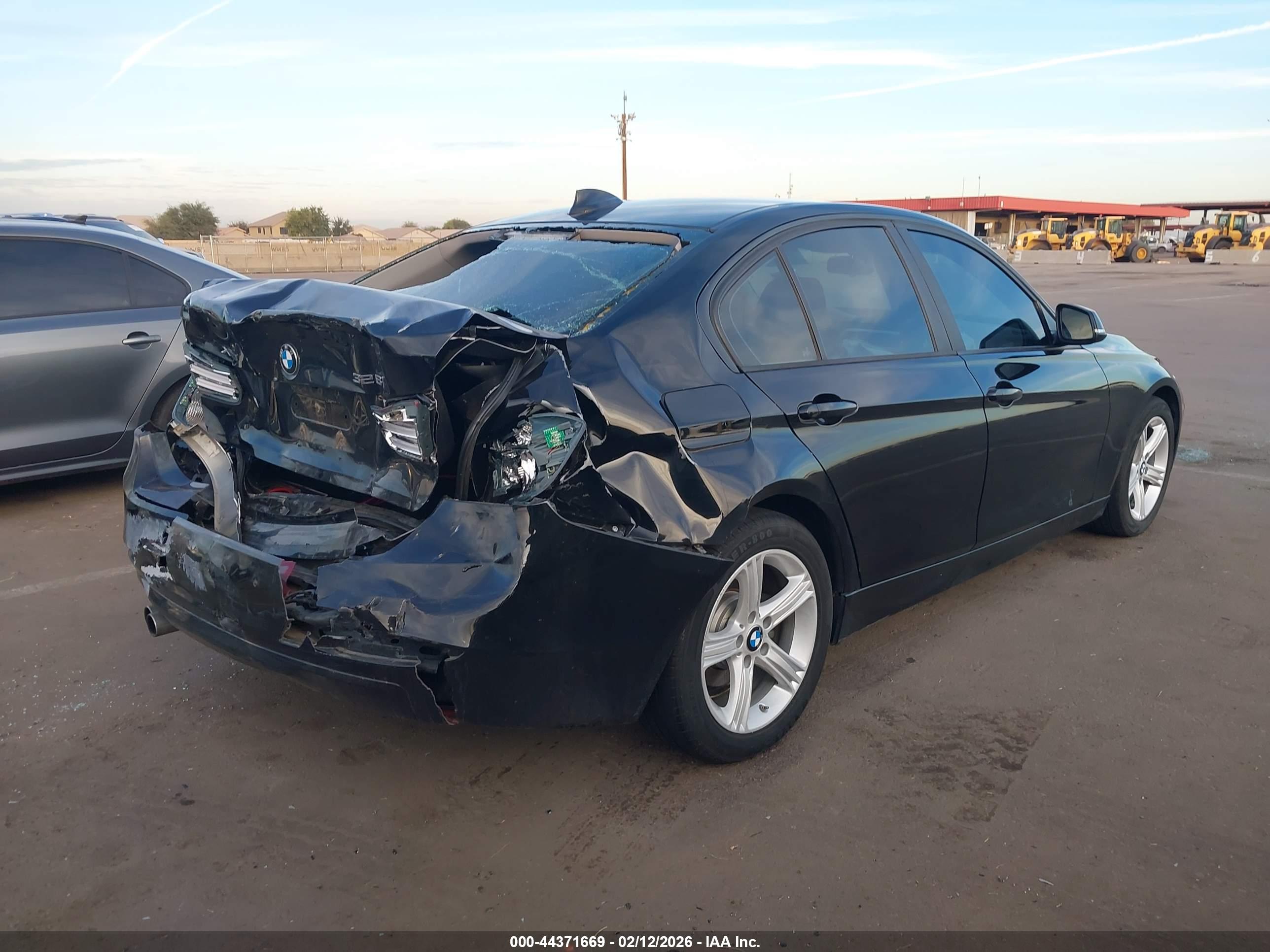 BMW 328I image 4