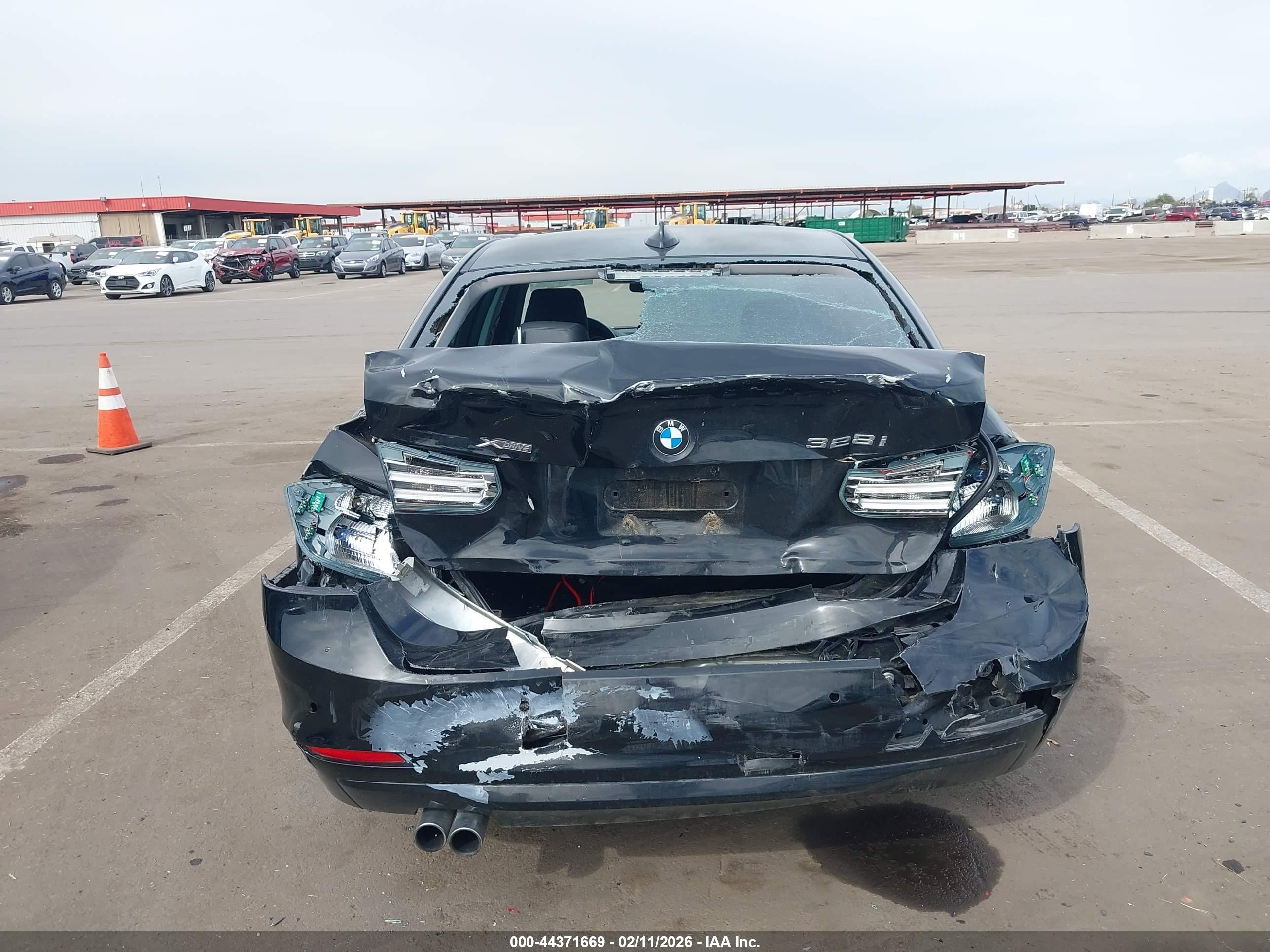 BMW 328I image 6