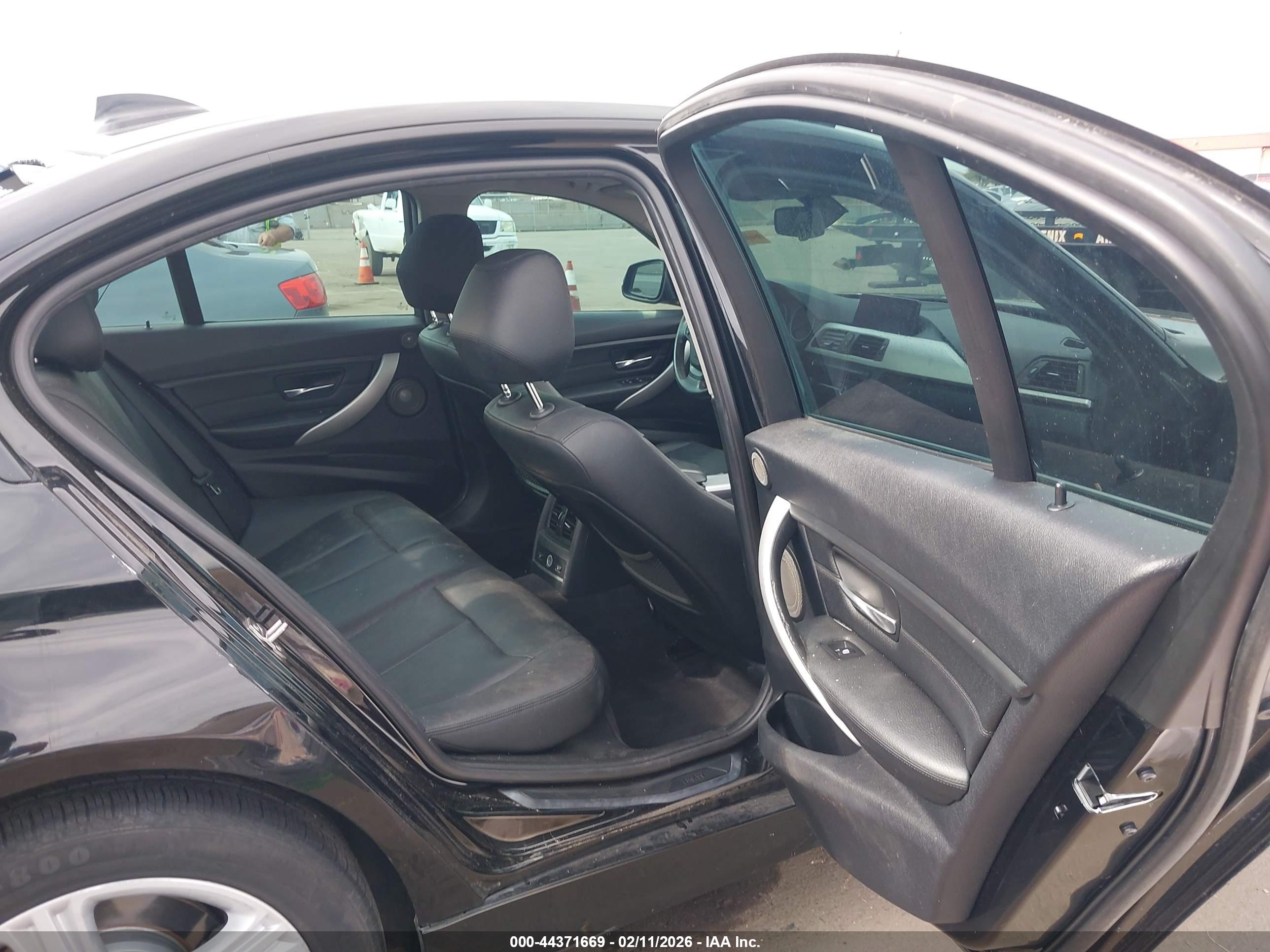 BMW 328I image 8