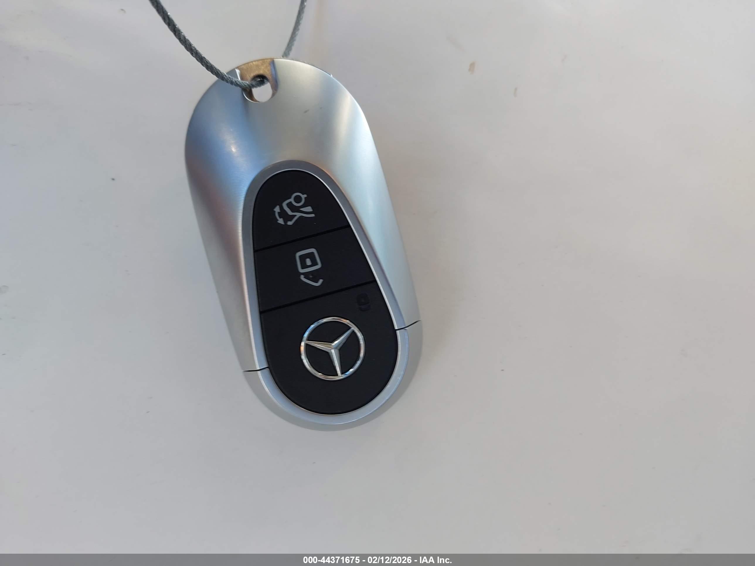MERCEDES-BENZ EQE image 11